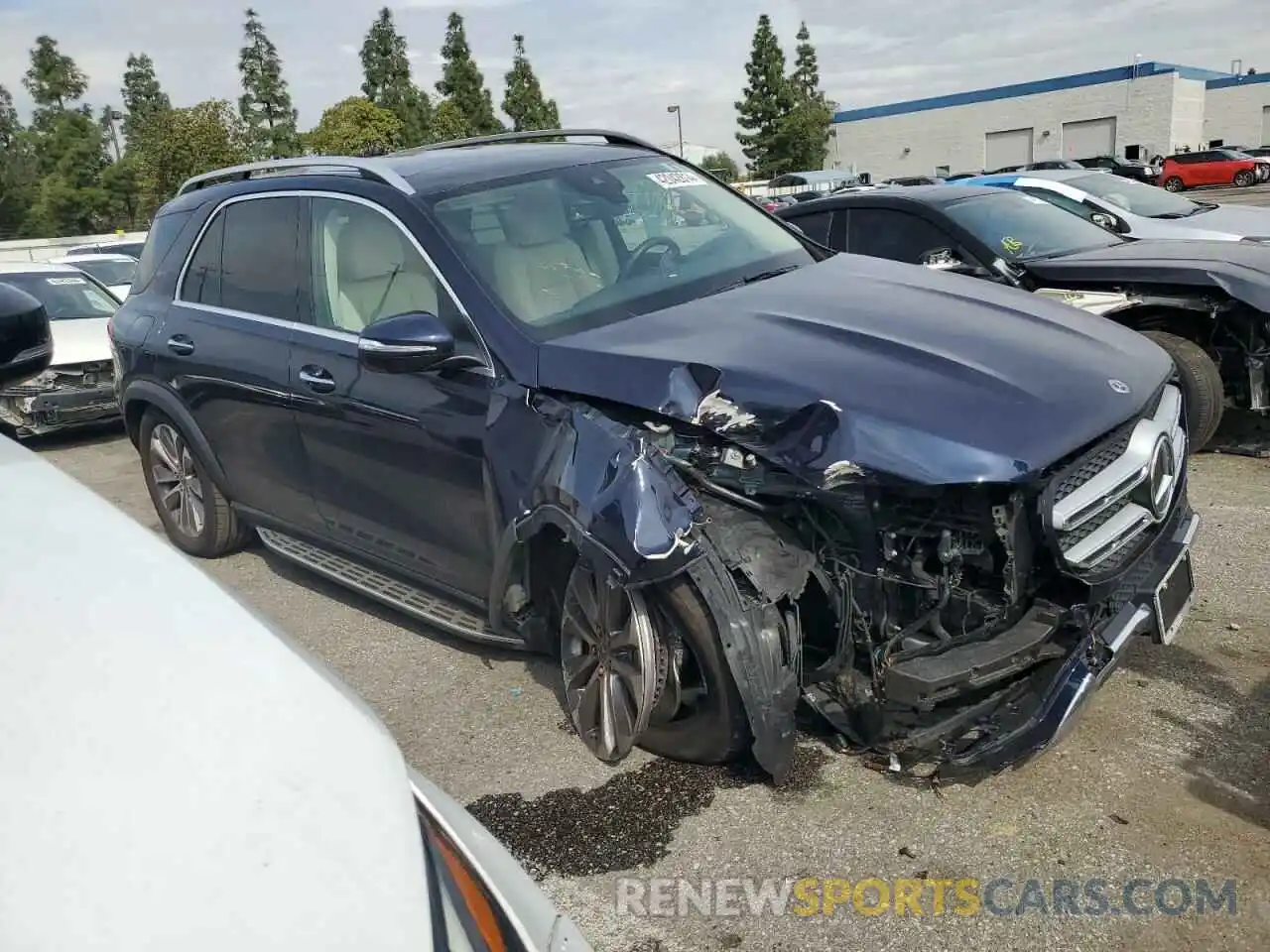 4 Photograph of a damaged car 4JGFB4JB6NA749023 MERCEDES-BENZ GLE-CLASS 2022