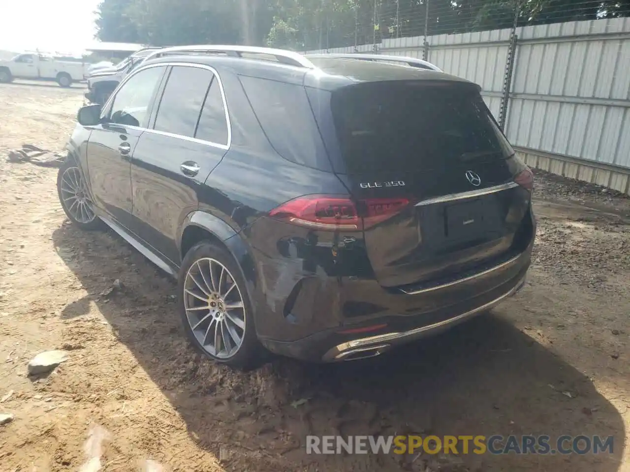 3 Photograph of a damaged car 4JGFB4JB7NA610731 MERCEDES-BENZ GLE-CLASS 2022