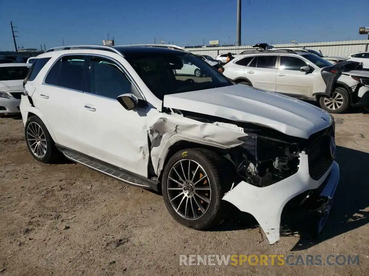 4 Photograph of a damaged car 4JGFB4KB2NA628195 MERCEDES-BENZ GLE-CLASS 2022