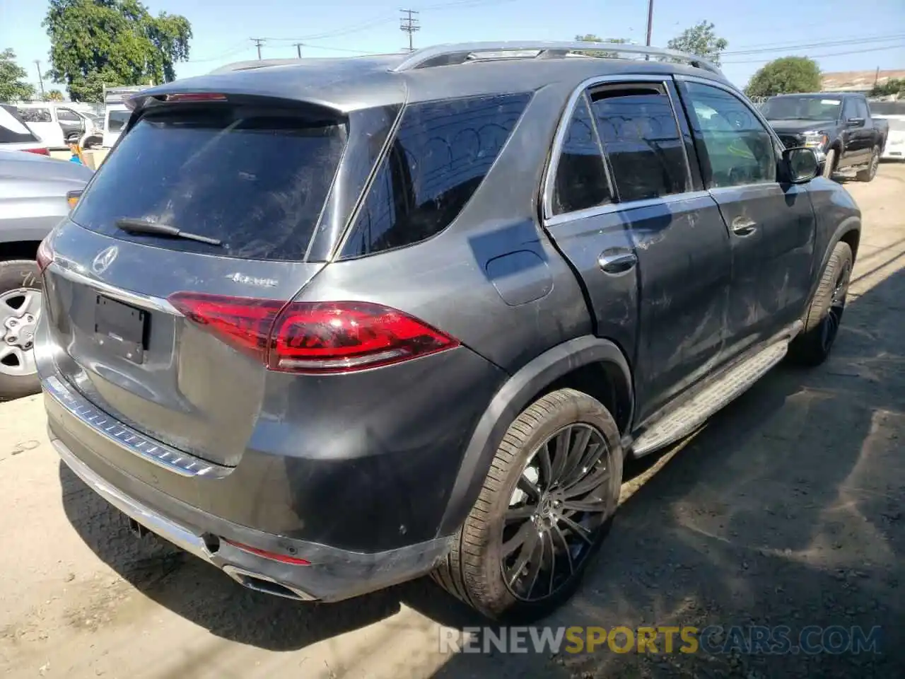 4 Photograph of a damaged car 4JGFB4KB5NA599131 MERCEDES-BENZ GLE-CLASS 2022