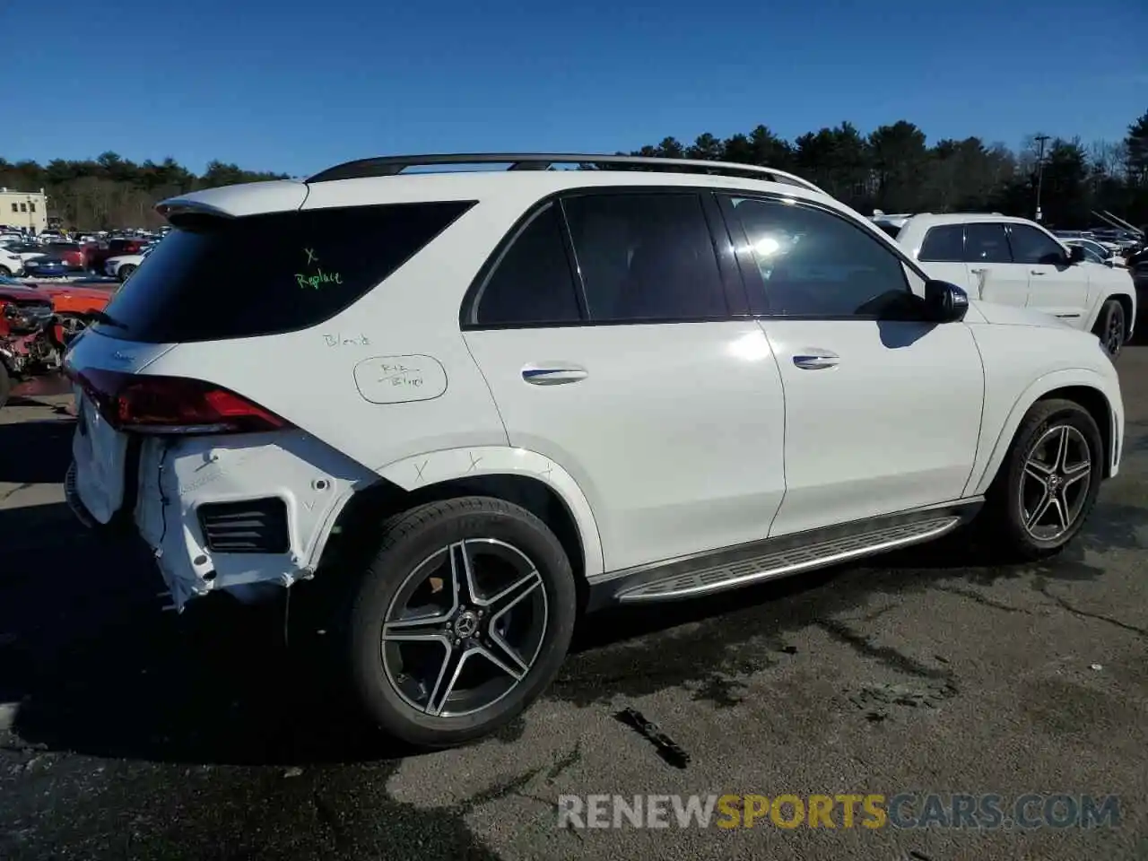 3 Photograph of a damaged car 4JGFB4KB6NA705652 MERCEDES-BENZ GLE-CLASS 2022