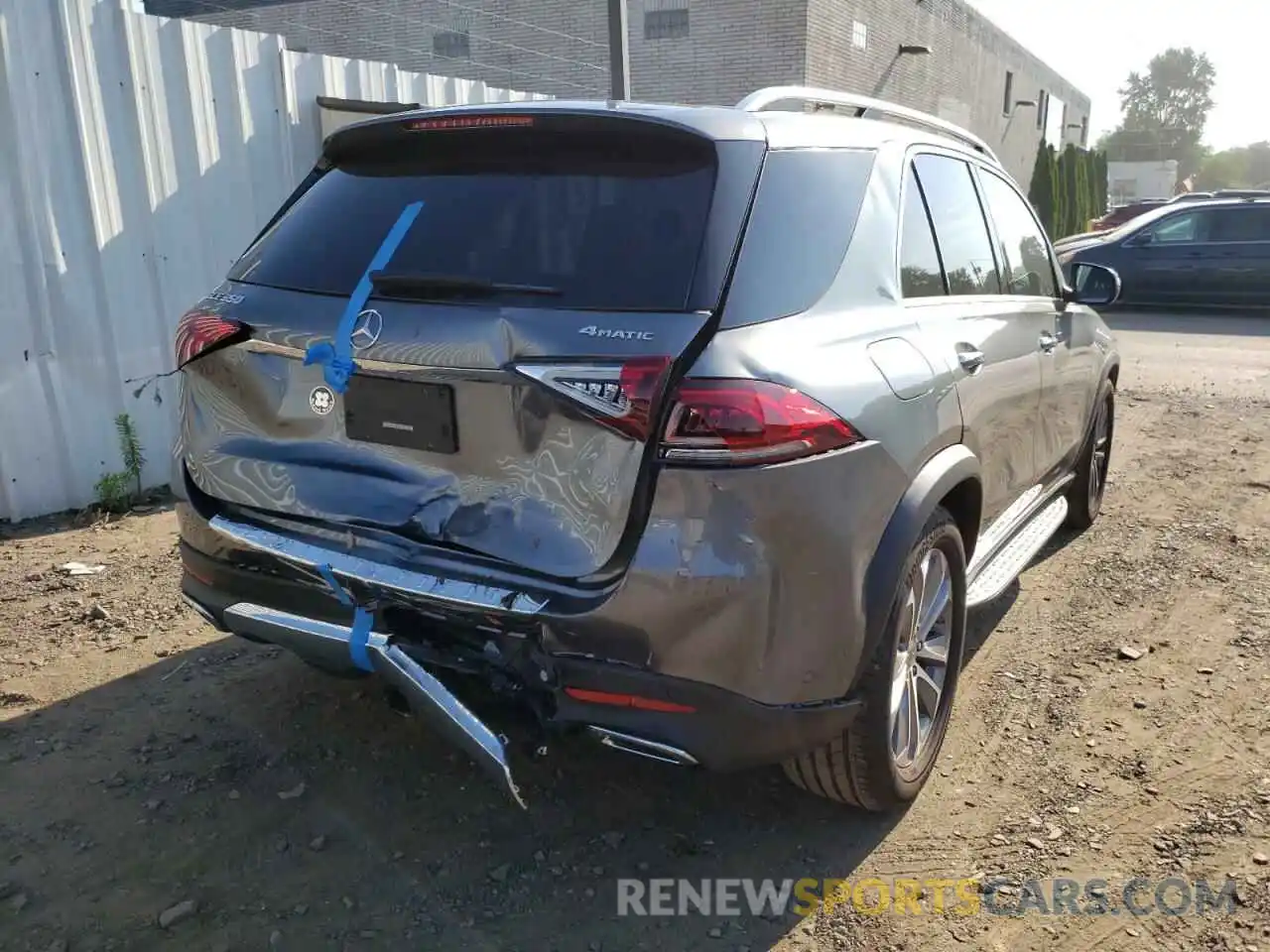 4 Photograph of a damaged car 4JGFB4KE1NA609308 MERCEDES-BENZ GLE-CLASS 2022