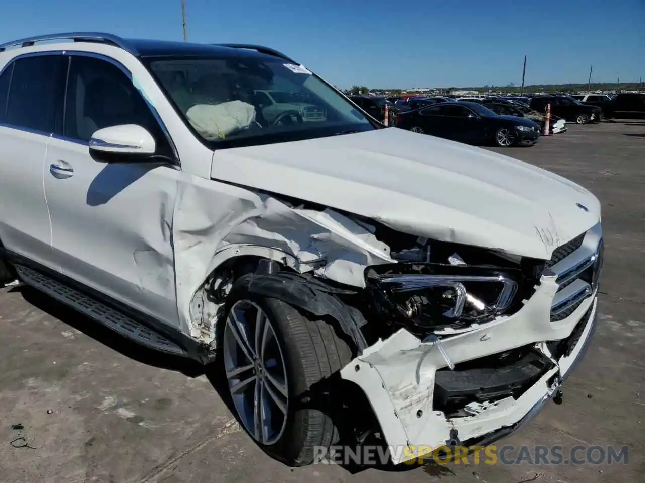 9 Photograph of a damaged car 4JGFB5KB5NA739491 MERCEDES-BENZ GLE-CLASS 2022