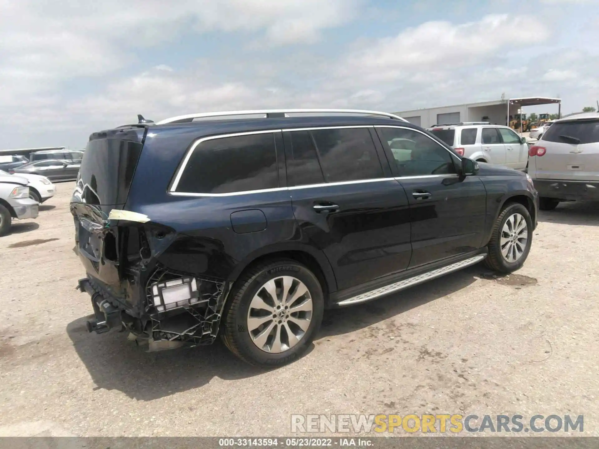 4 Photograph of a damaged car 4JGDF6EE0KB204923 MERCEDES-BENZ GLS 2019