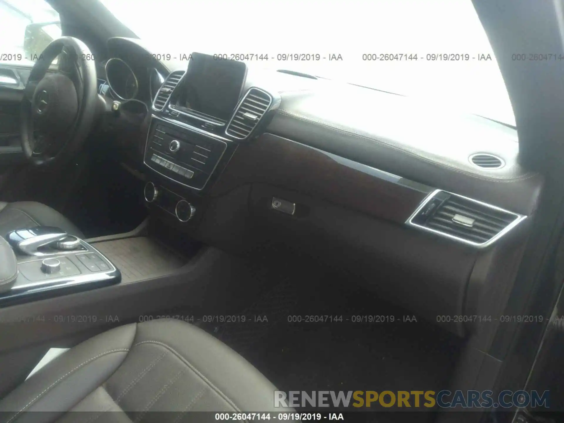 5 Photograph of a damaged car 4JGDF6EE0KB222886 MERCEDES-BENZ GLS 2019