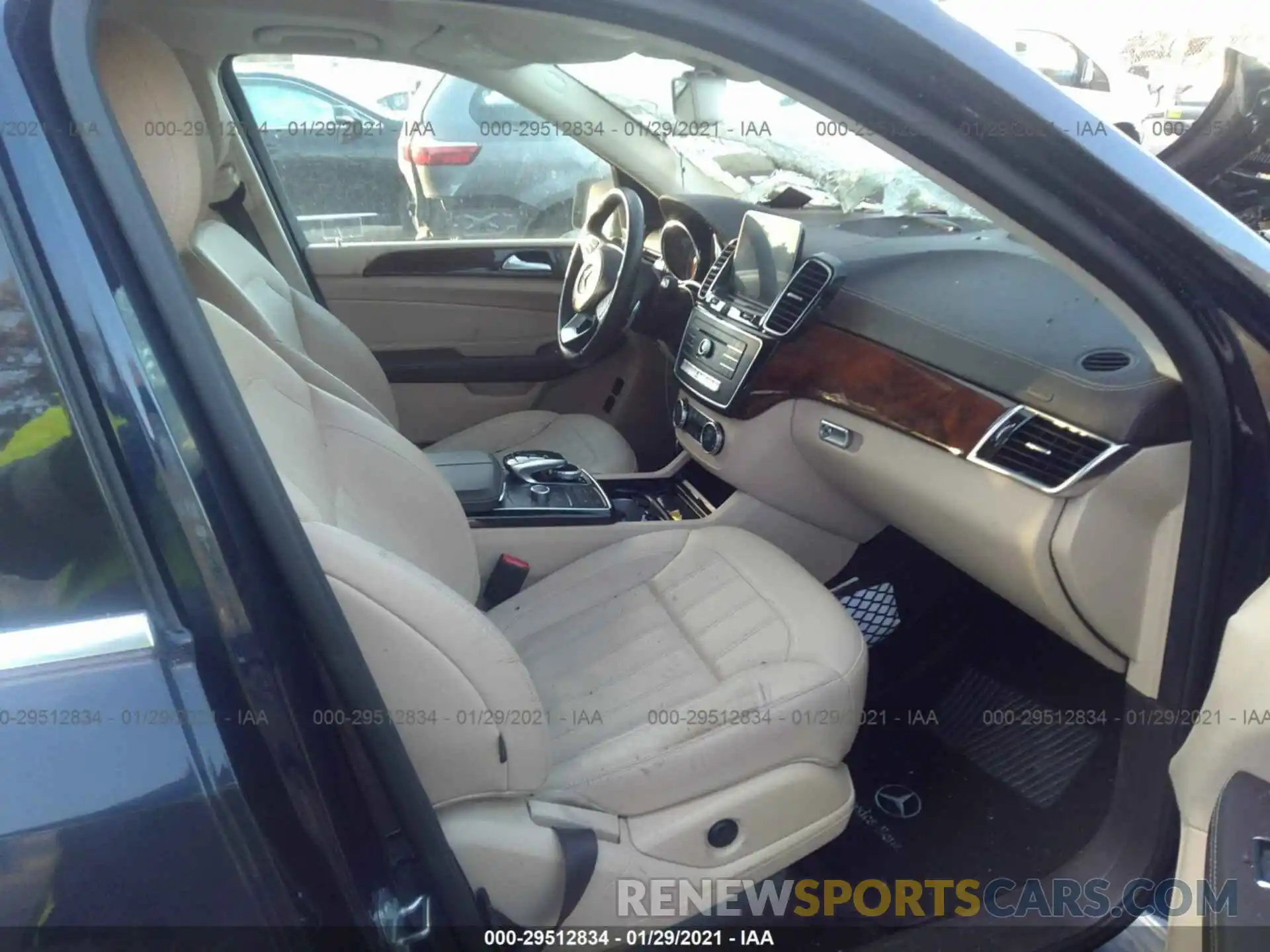 5 Photograph of a damaged car 4JGDF6EE0KB227702 MERCEDES-BENZ GLS 2019