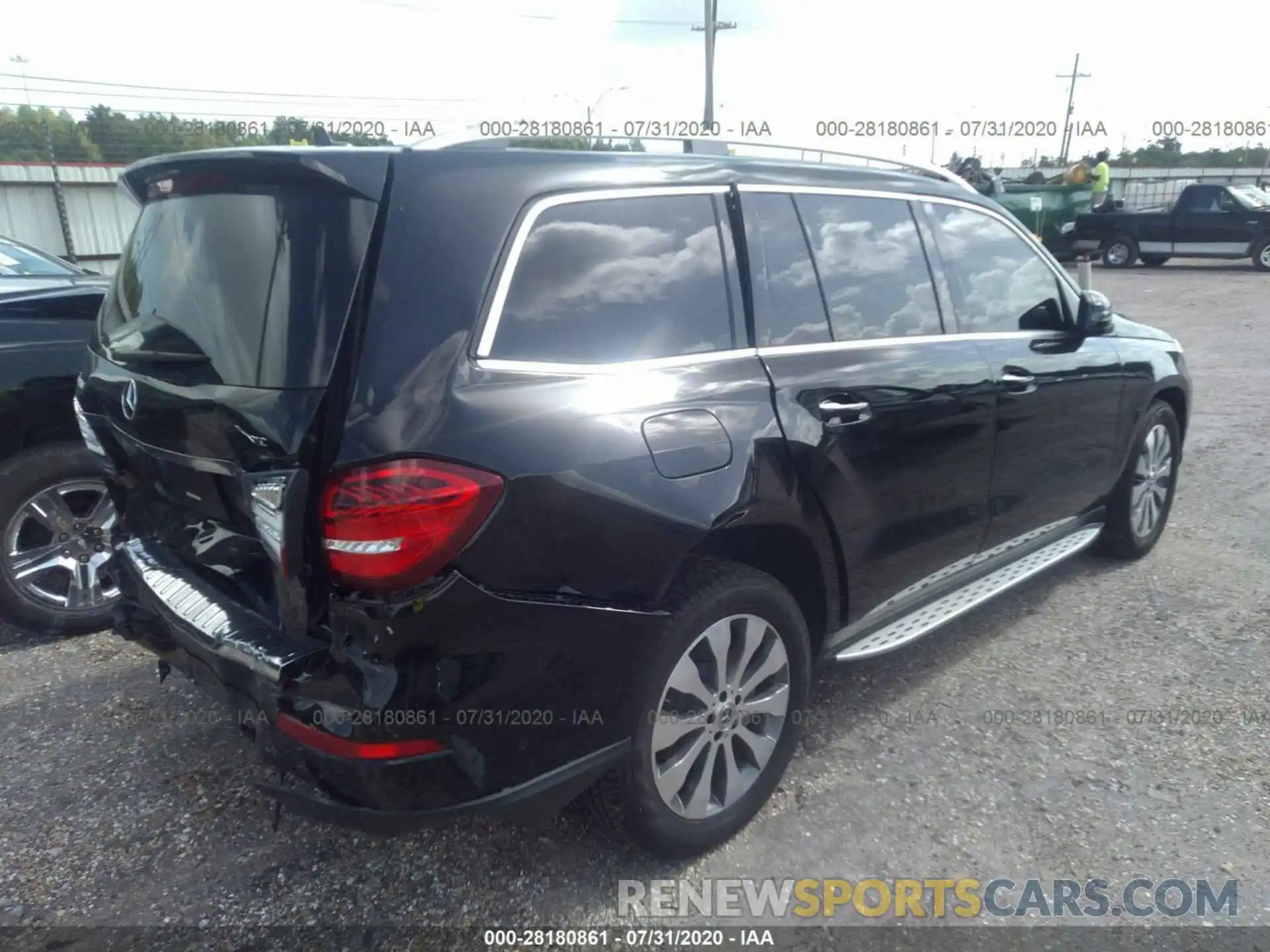 4 Photograph of a damaged car 4JGDF6EE0KB236982 MERCEDES-BENZ GLS 2019