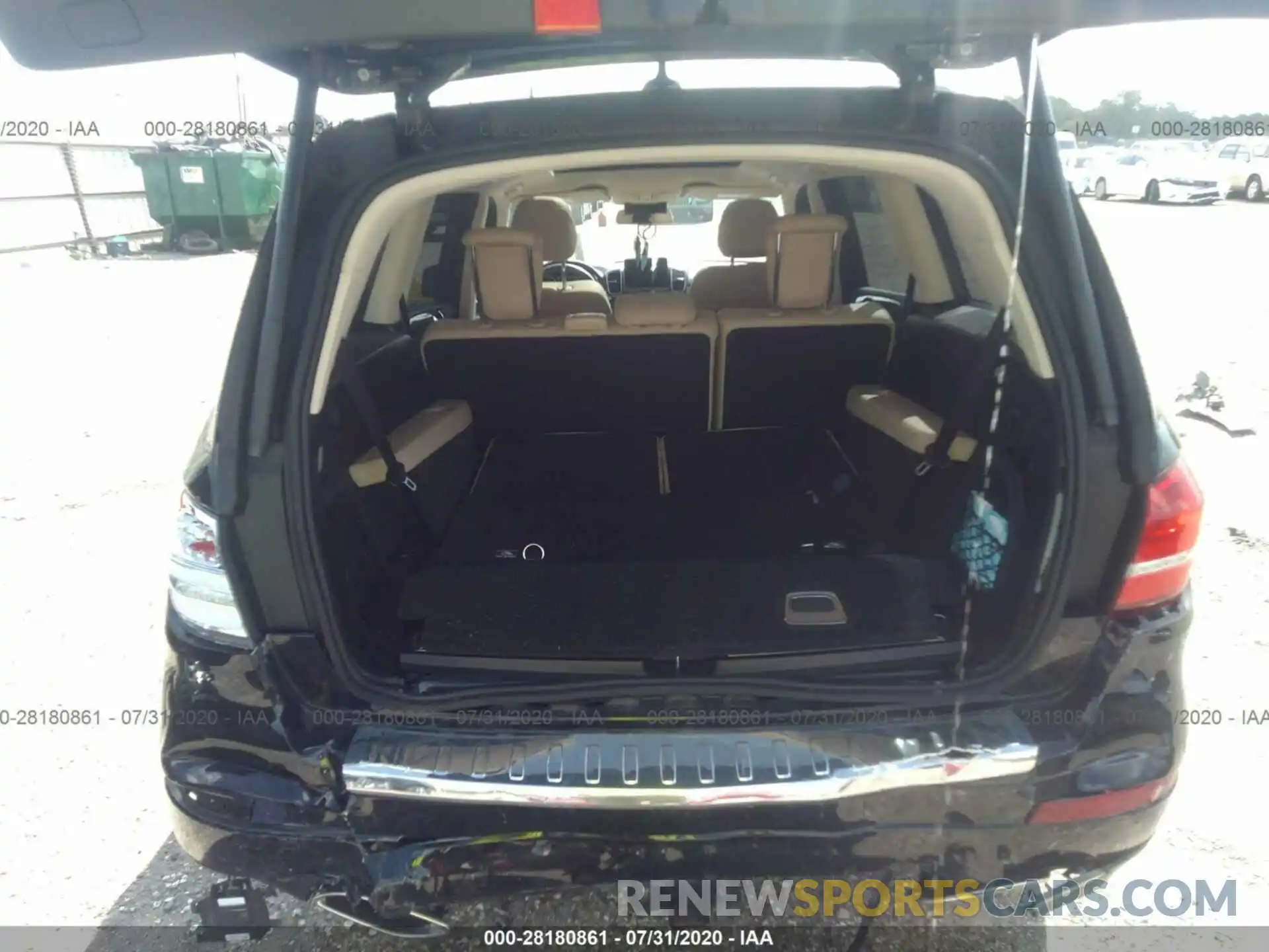 8 Photograph of a damaged car 4JGDF6EE0KB236982 MERCEDES-BENZ GLS 2019