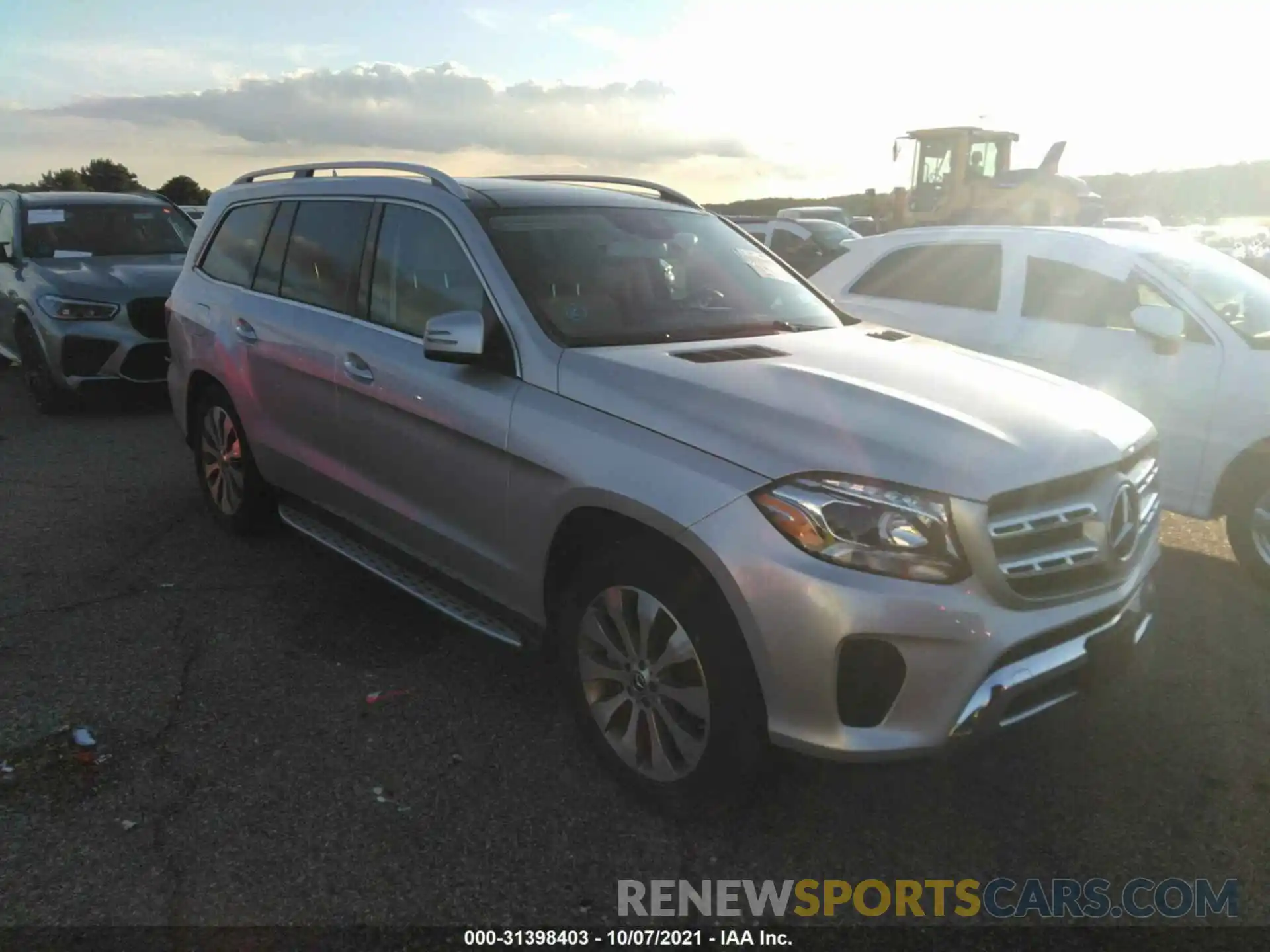 1 Photograph of a damaged car 4JGDF6EE1KB233833 MERCEDES-BENZ GLS 2019