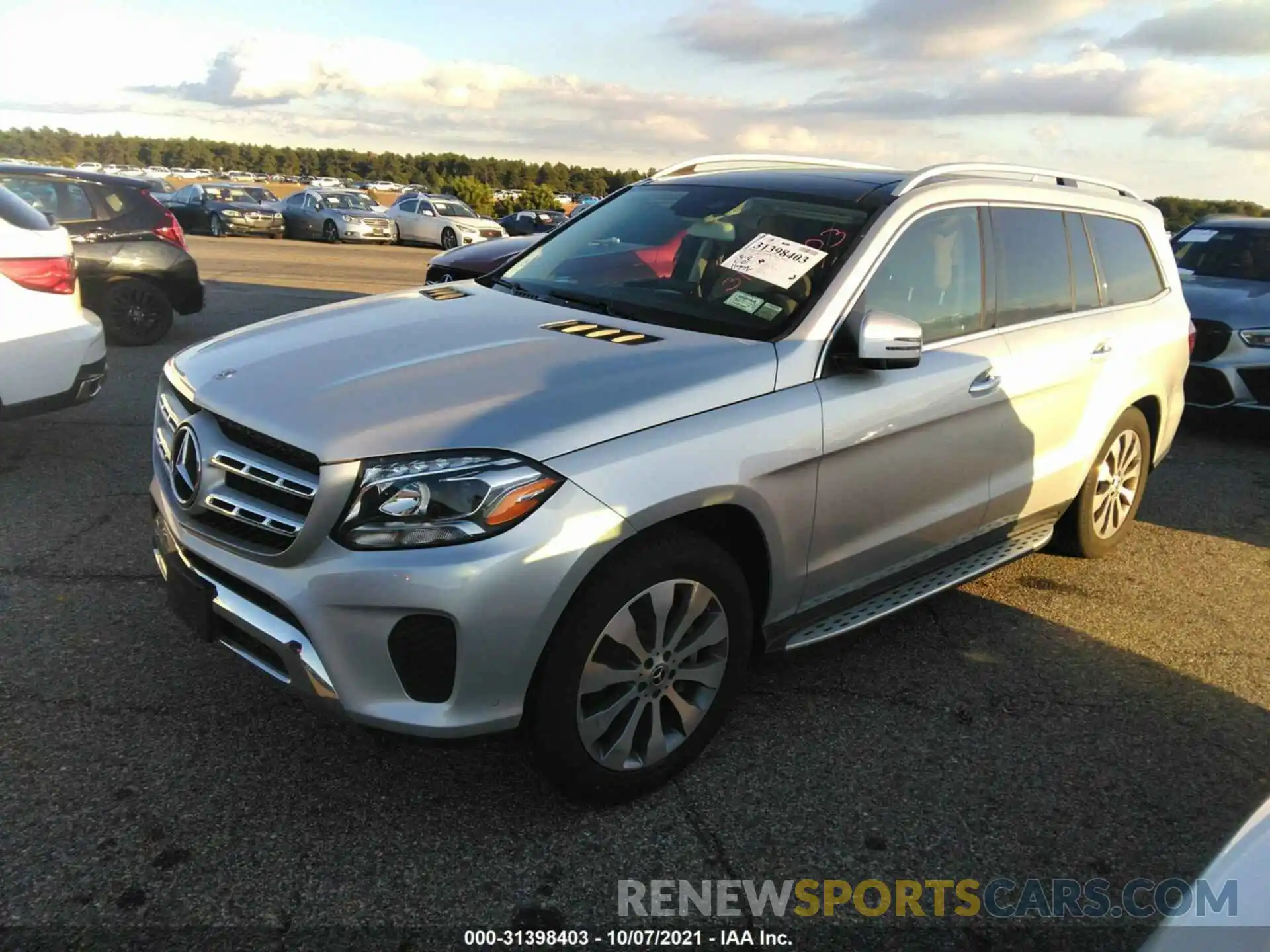 2 Photograph of a damaged car 4JGDF6EE1KB233833 MERCEDES-BENZ GLS 2019