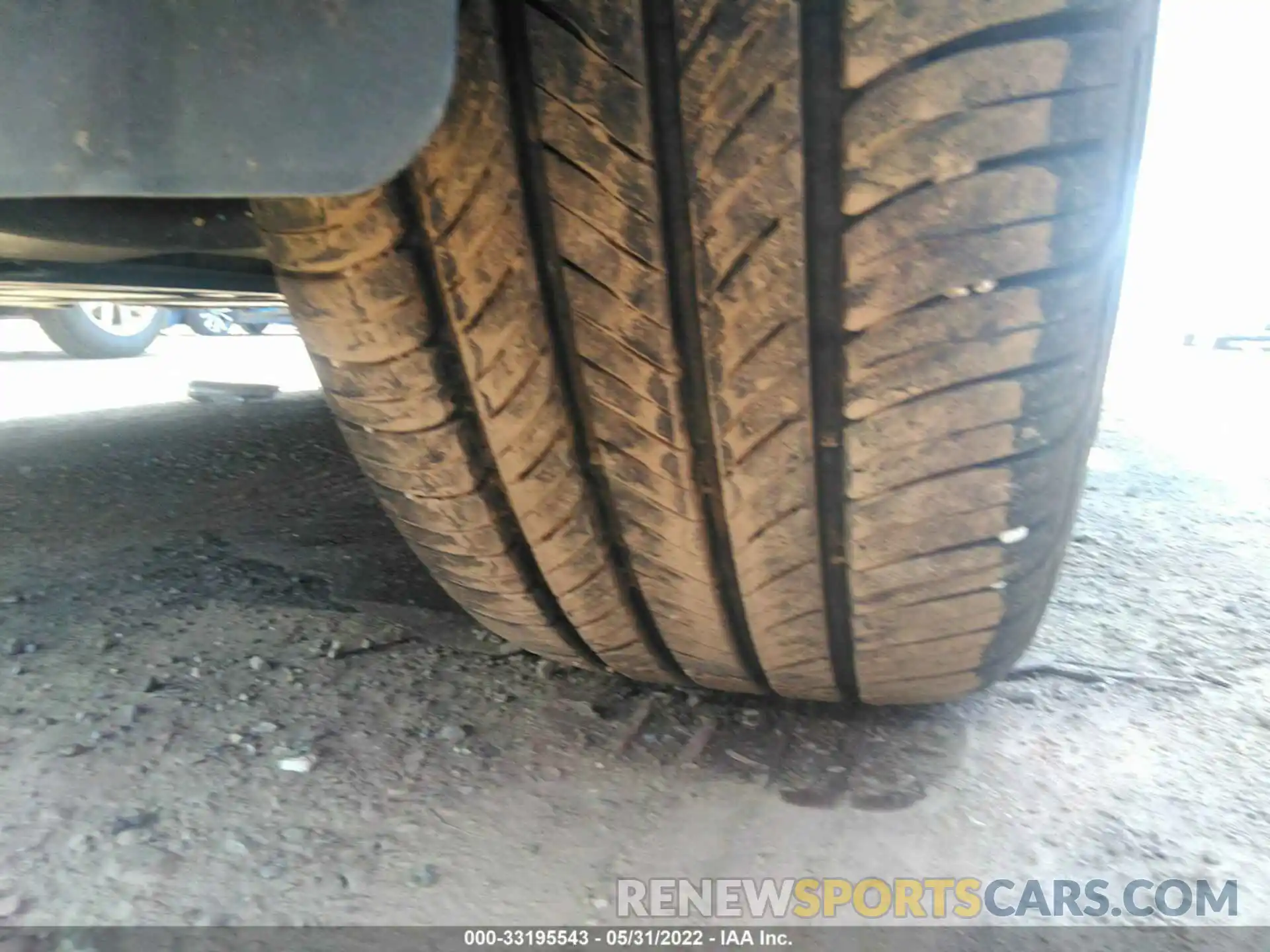 12 Photograph of a damaged car 4JGDF6EE1KB241463 MERCEDES-BENZ GLS 2019