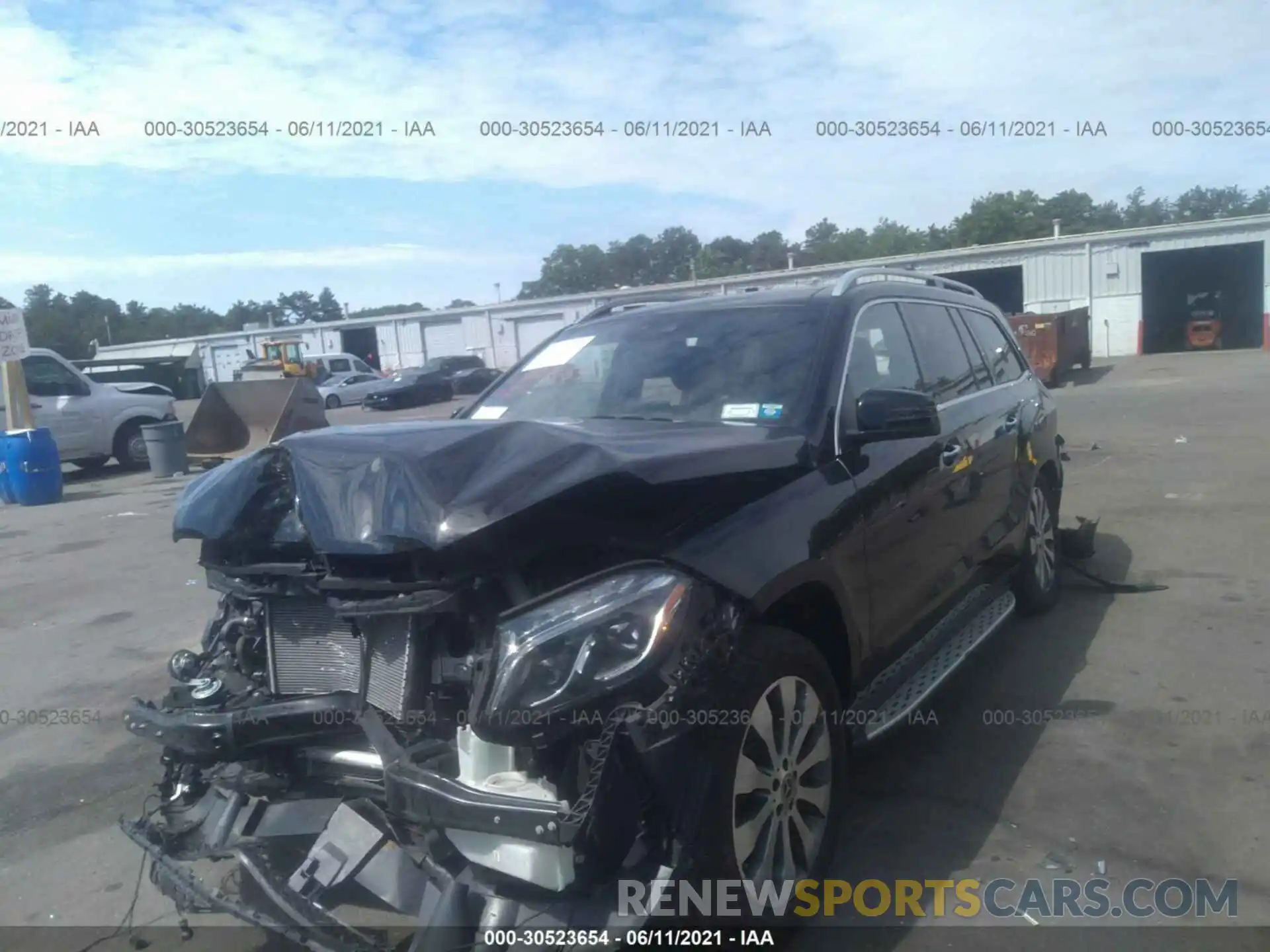 2 Photograph of a damaged car 4JGDF6EE2KB194556 MERCEDES-BENZ GLS 2019