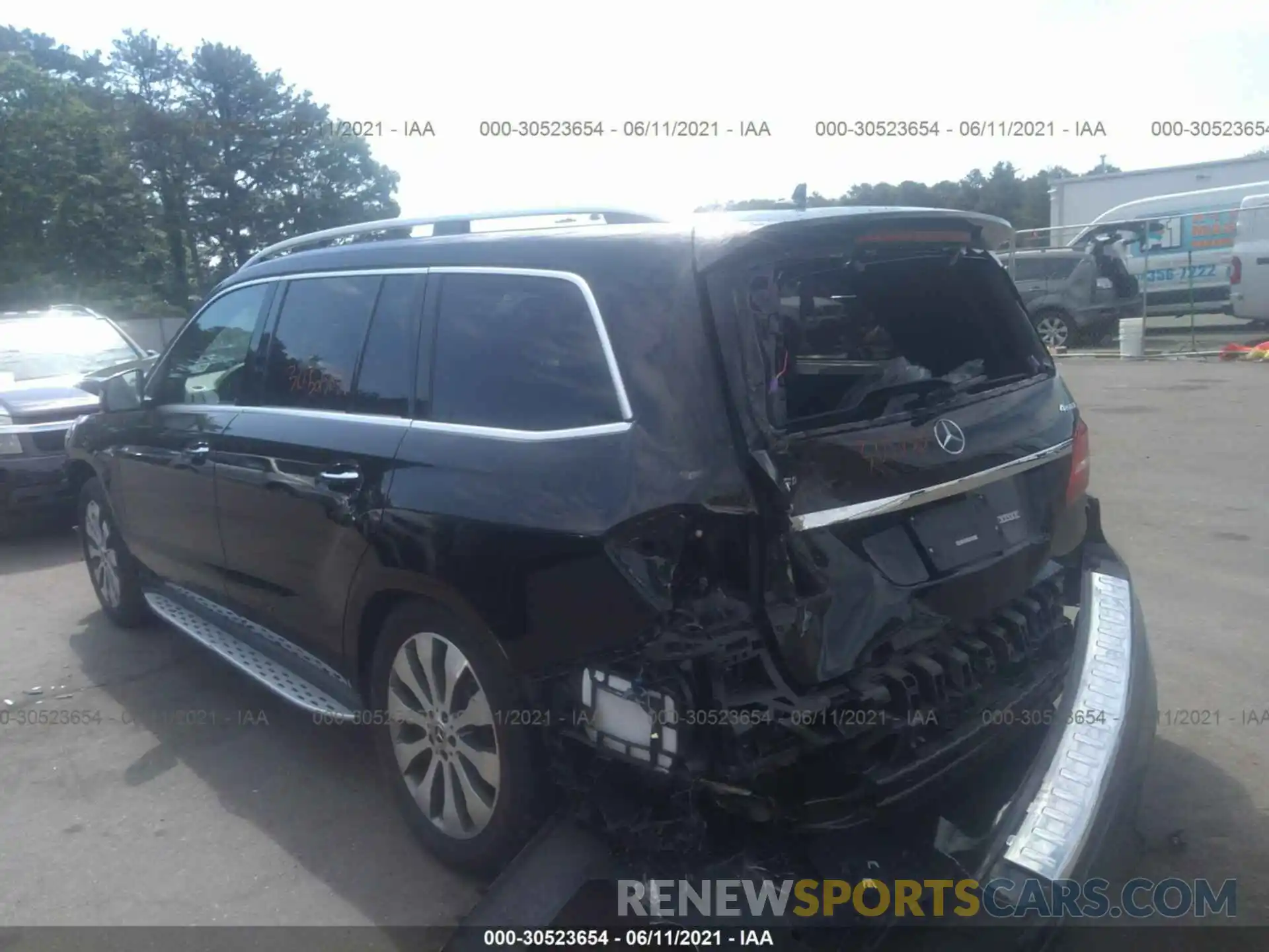 3 Photograph of a damaged car 4JGDF6EE2KB194556 MERCEDES-BENZ GLS 2019