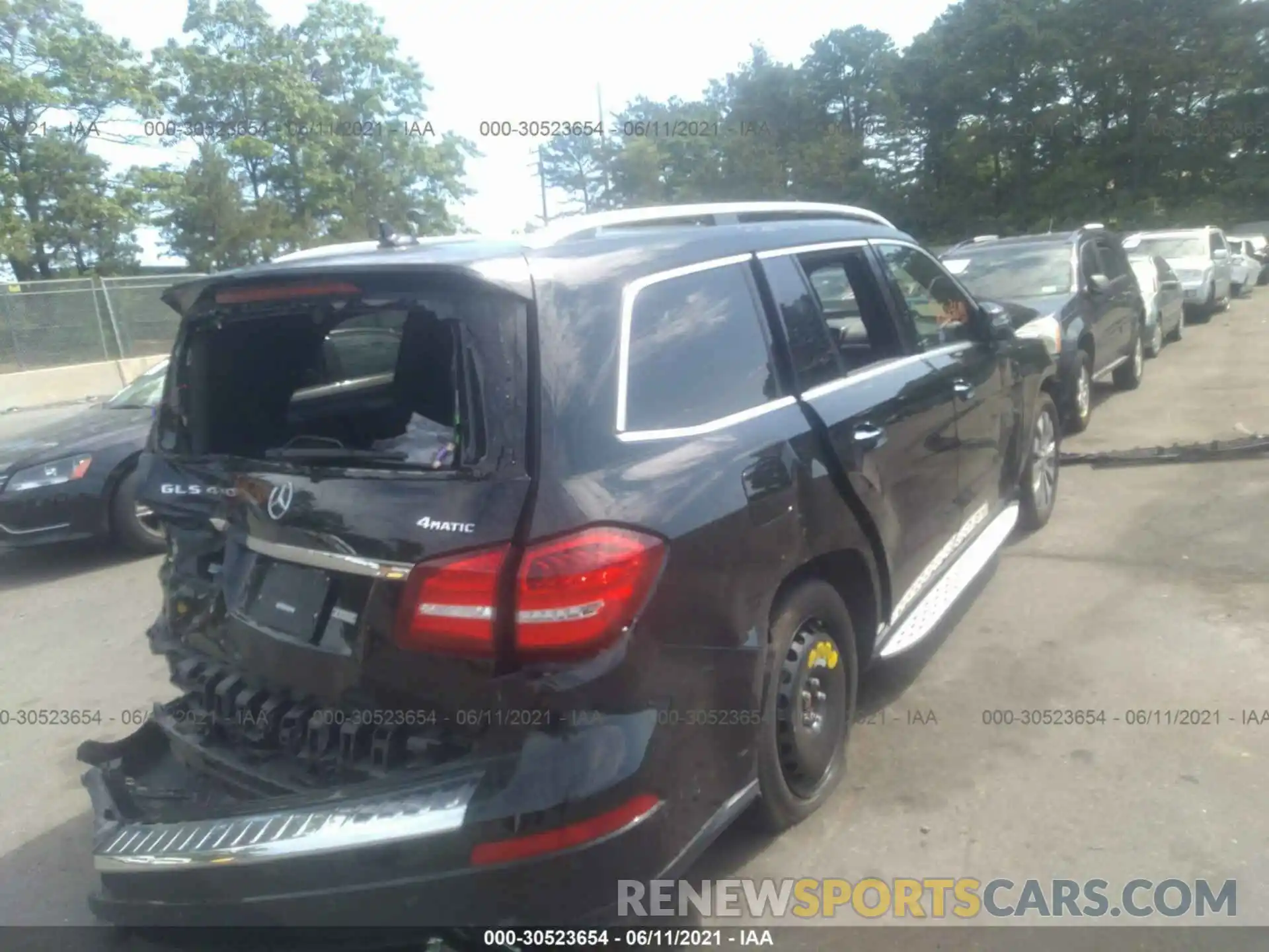 4 Photograph of a damaged car 4JGDF6EE2KB194556 MERCEDES-BENZ GLS 2019