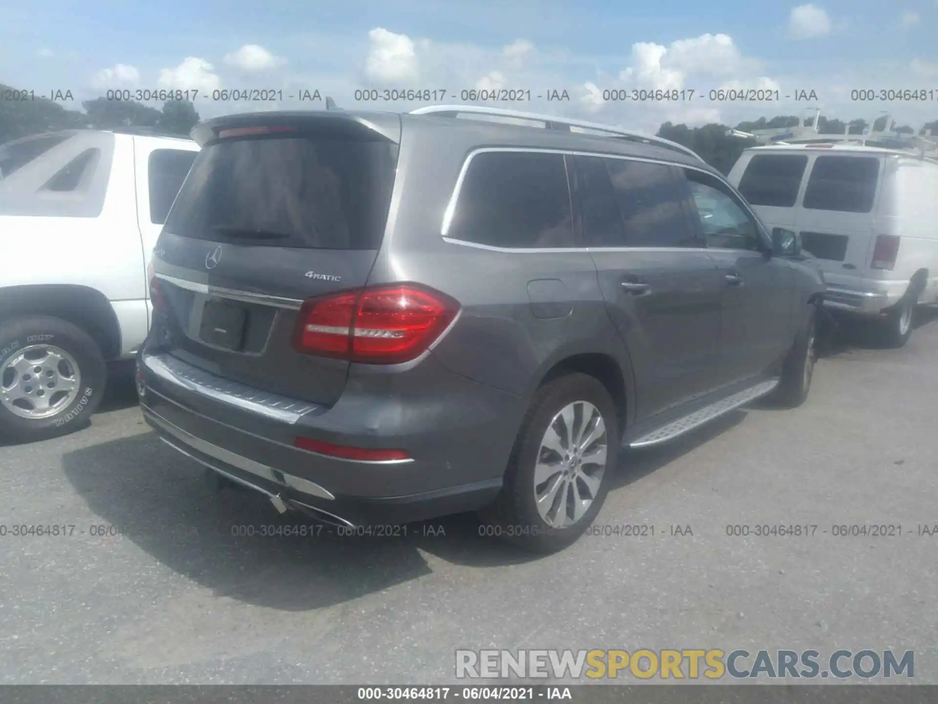 4 Photograph of a damaged car 4JGDF6EE3KB230867 MERCEDES-BENZ GLS 2019