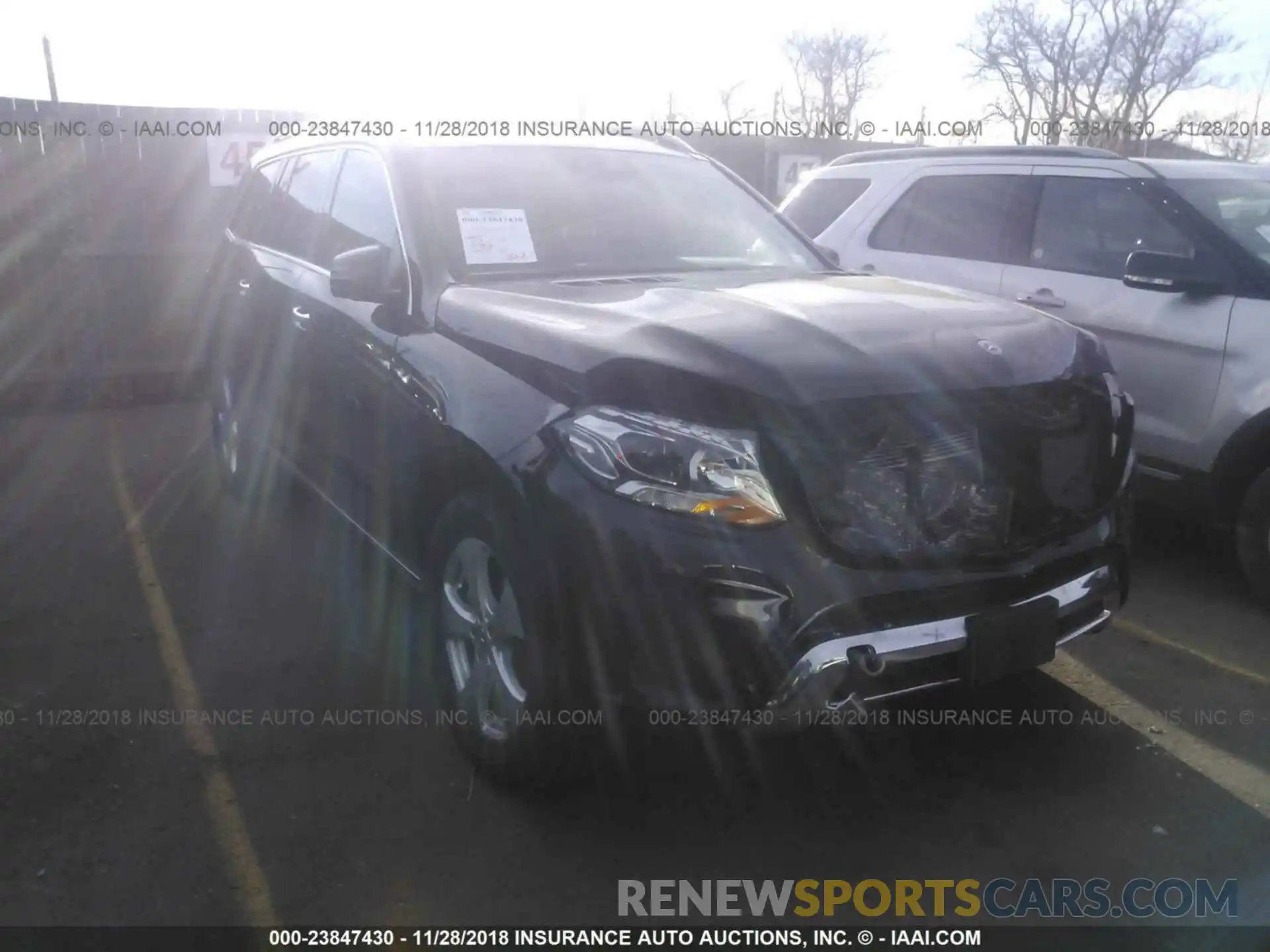 1 Photograph of a damaged car 4JGDF6EE5KB183826 Mercedes-benz Gls 2019