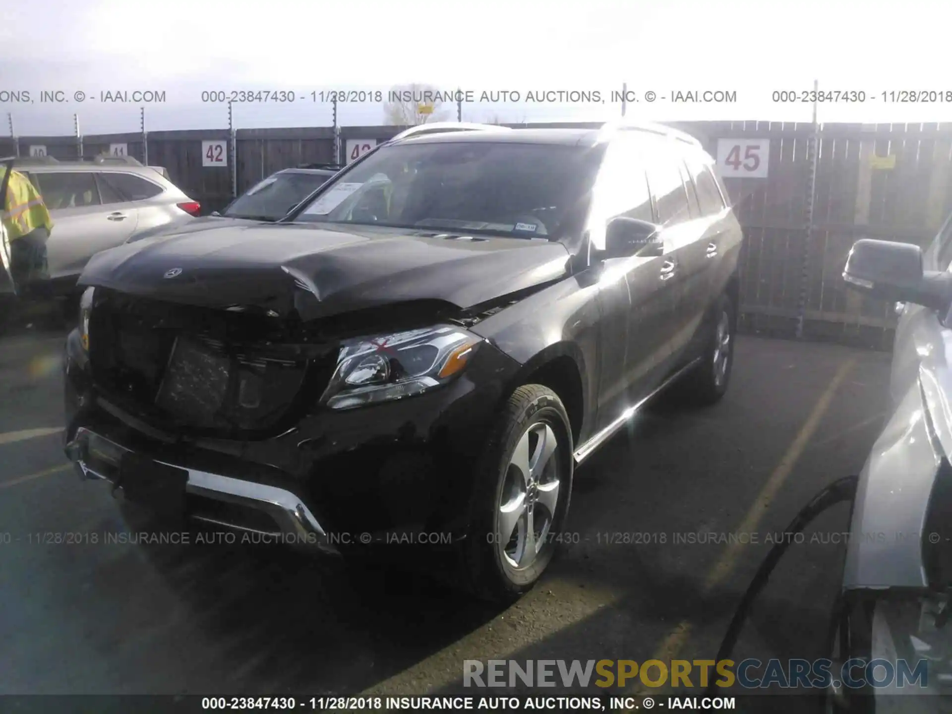 2 Photograph of a damaged car 4JGDF6EE5KB183826 Mercedes-benz Gls 2019