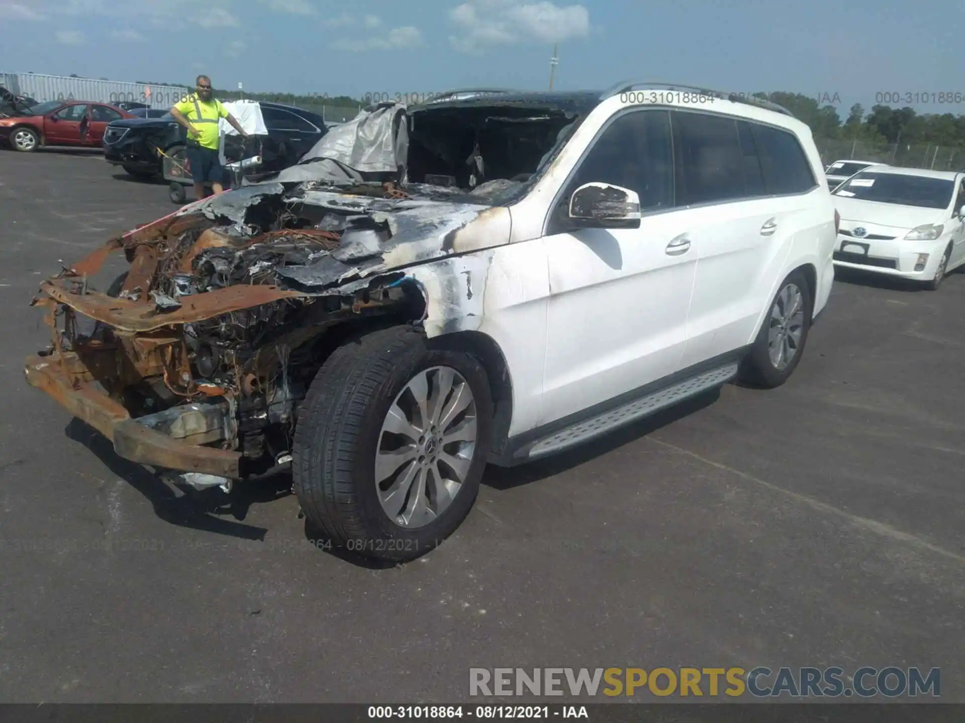 2 Photograph of a damaged car 4JGDF6EE5KB225718 MERCEDES-BENZ GLS 2019