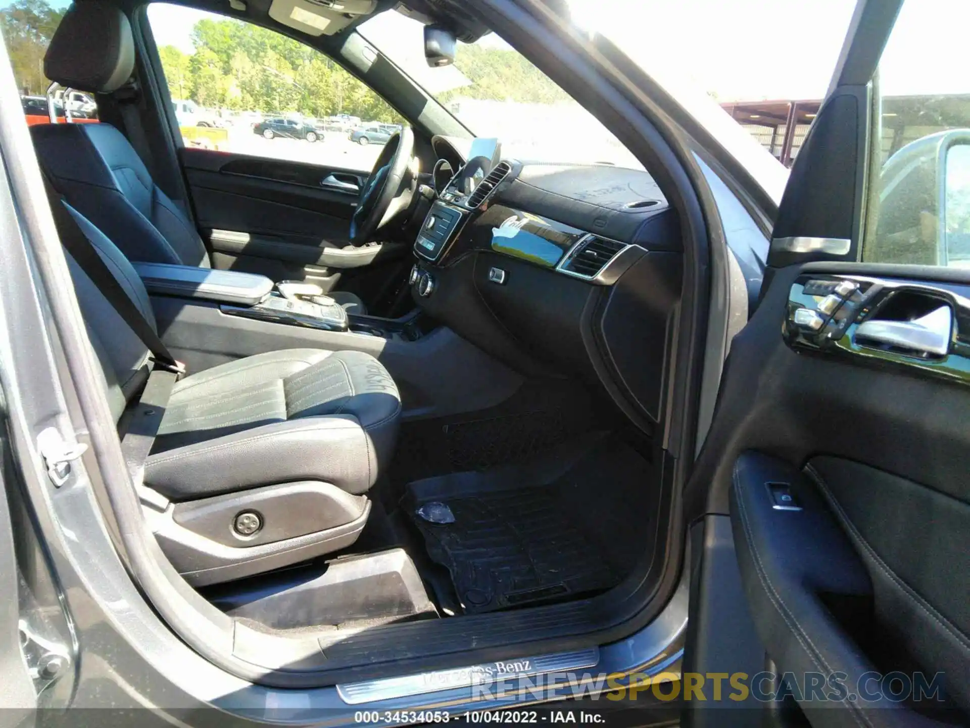 5 Photograph of a damaged car 4JGDF6EE5KB229770 MERCEDES-BENZ GLS 2019