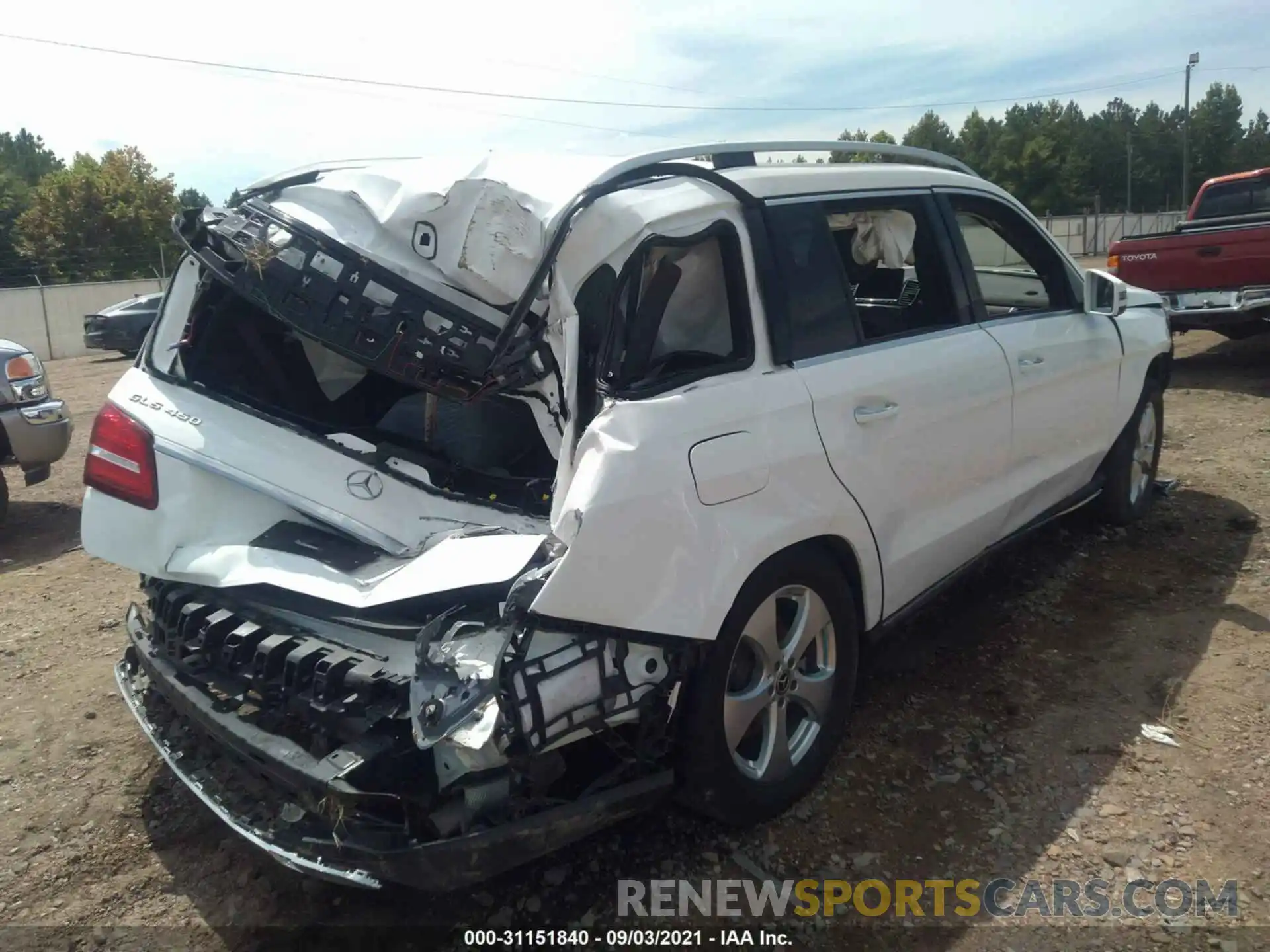 4 Photograph of a damaged car 4JGDF6EE6KB183141 MERCEDES-BENZ GLS 2019