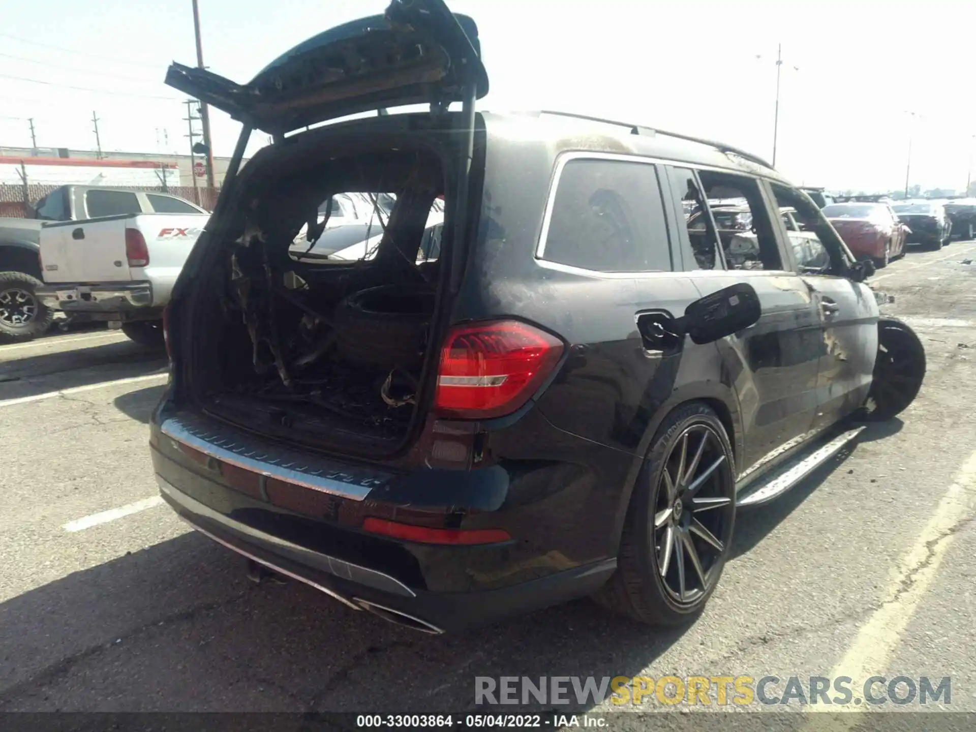 4 Photograph of a damaged car 4JGDF6EE6KB232421 MERCEDES-BENZ GLS 2019