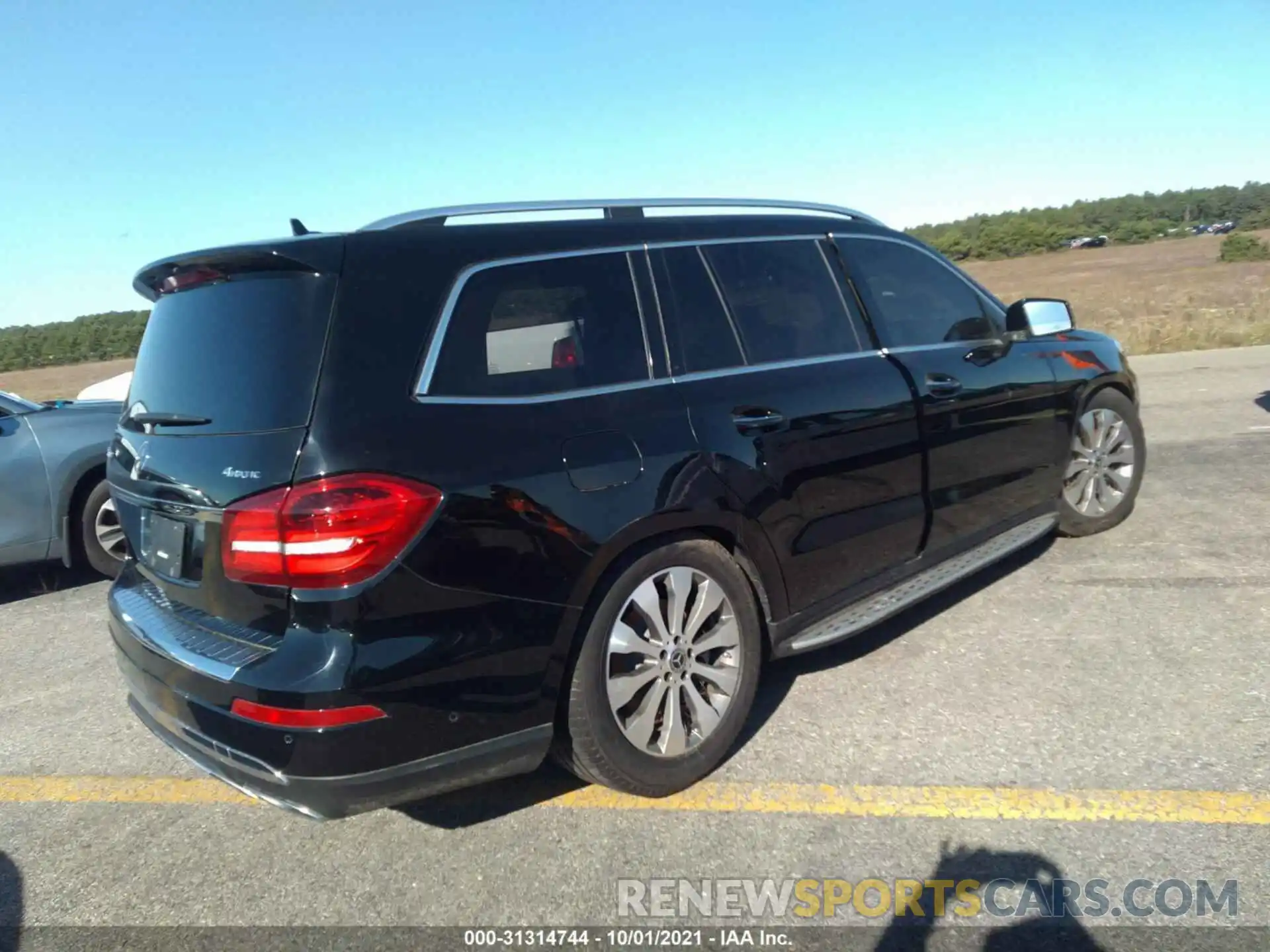 4 Photograph of a damaged car 4JGDF6EE8KB219783 MERCEDES-BENZ GLS 2019