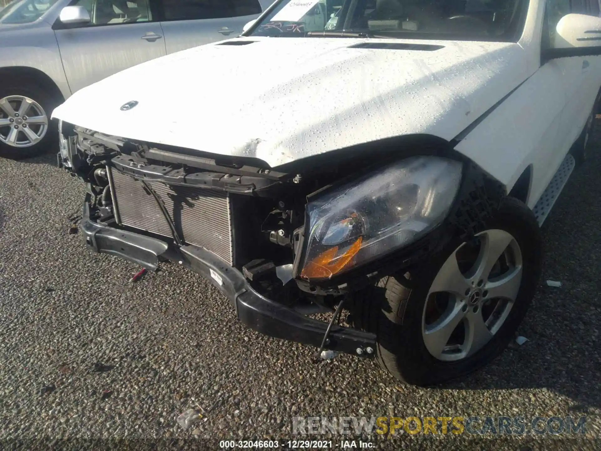 6 Photograph of a damaged car 4JGDF6EE8KB233313 MERCEDES-BENZ GLS 2019