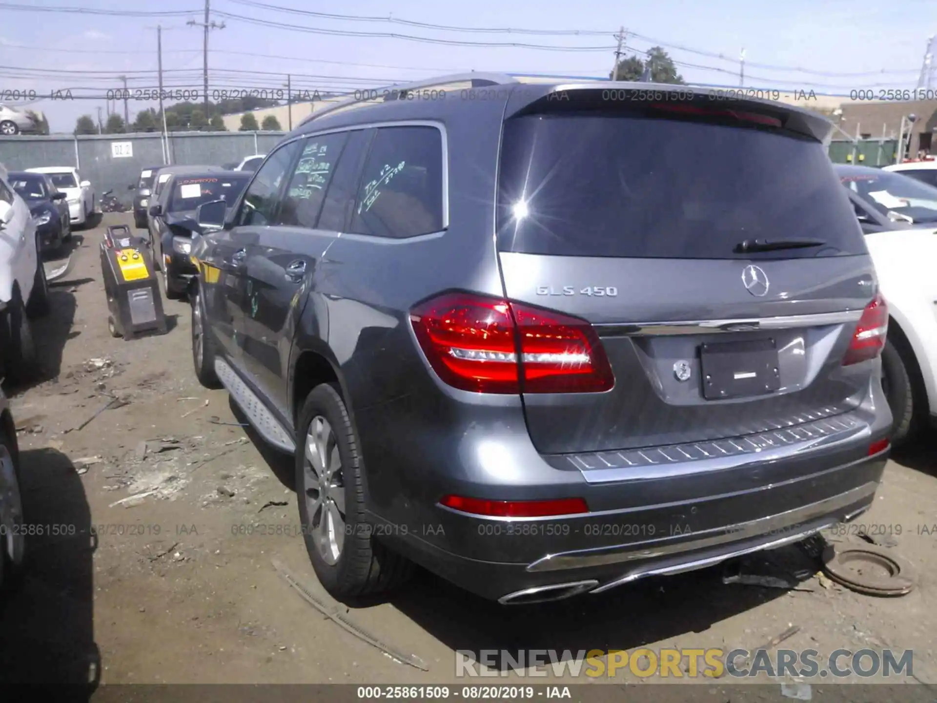 3 Photograph of a damaged car 4JGDF6EE9KB192108 MERCEDES-BENZ GLS 2019