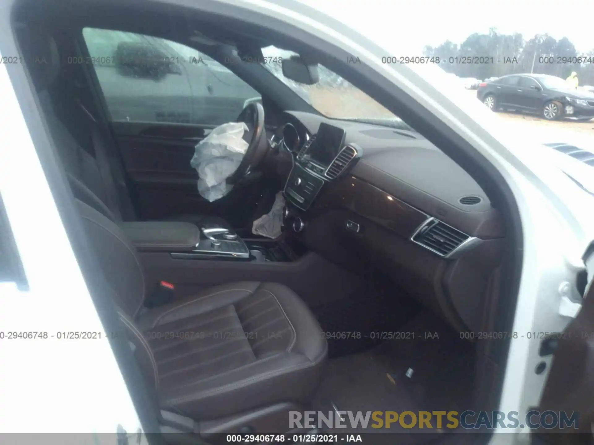 5 Photograph of a damaged car 4JGDF6EEXKB220191 MERCEDES-BENZ GLS 2019