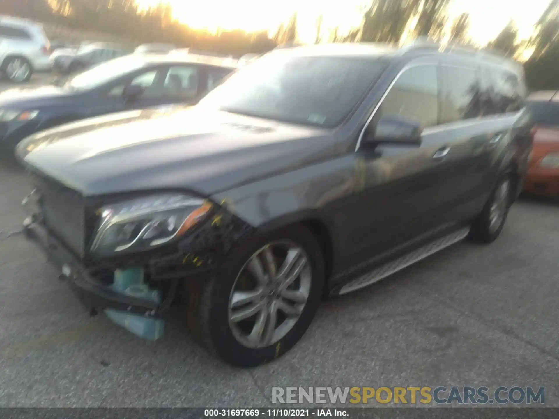 2 Photograph of a damaged car 4JGDF6EEXKB230493 MERCEDES-BENZ GLS 2019