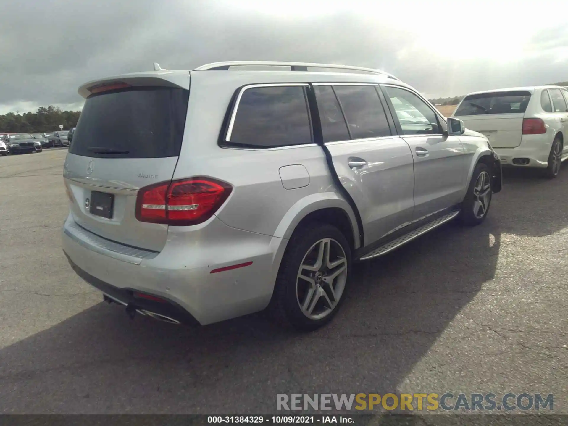 4 Photograph of a damaged car 4JGDF7DE0KB202628 MERCEDES-BENZ GLS 2019