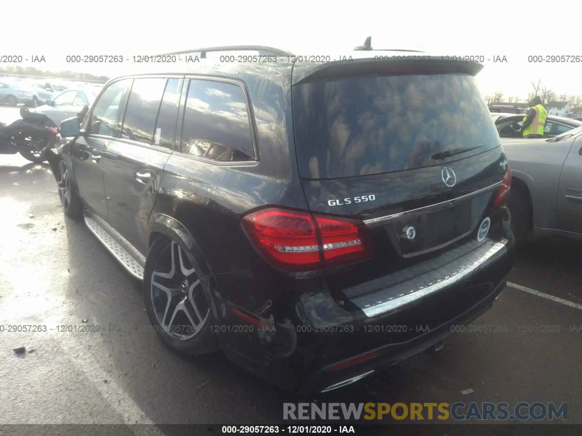 3 Photograph of a damaged car 4JGDF7DE6KB211592 MERCEDES-BENZ GLS 2019