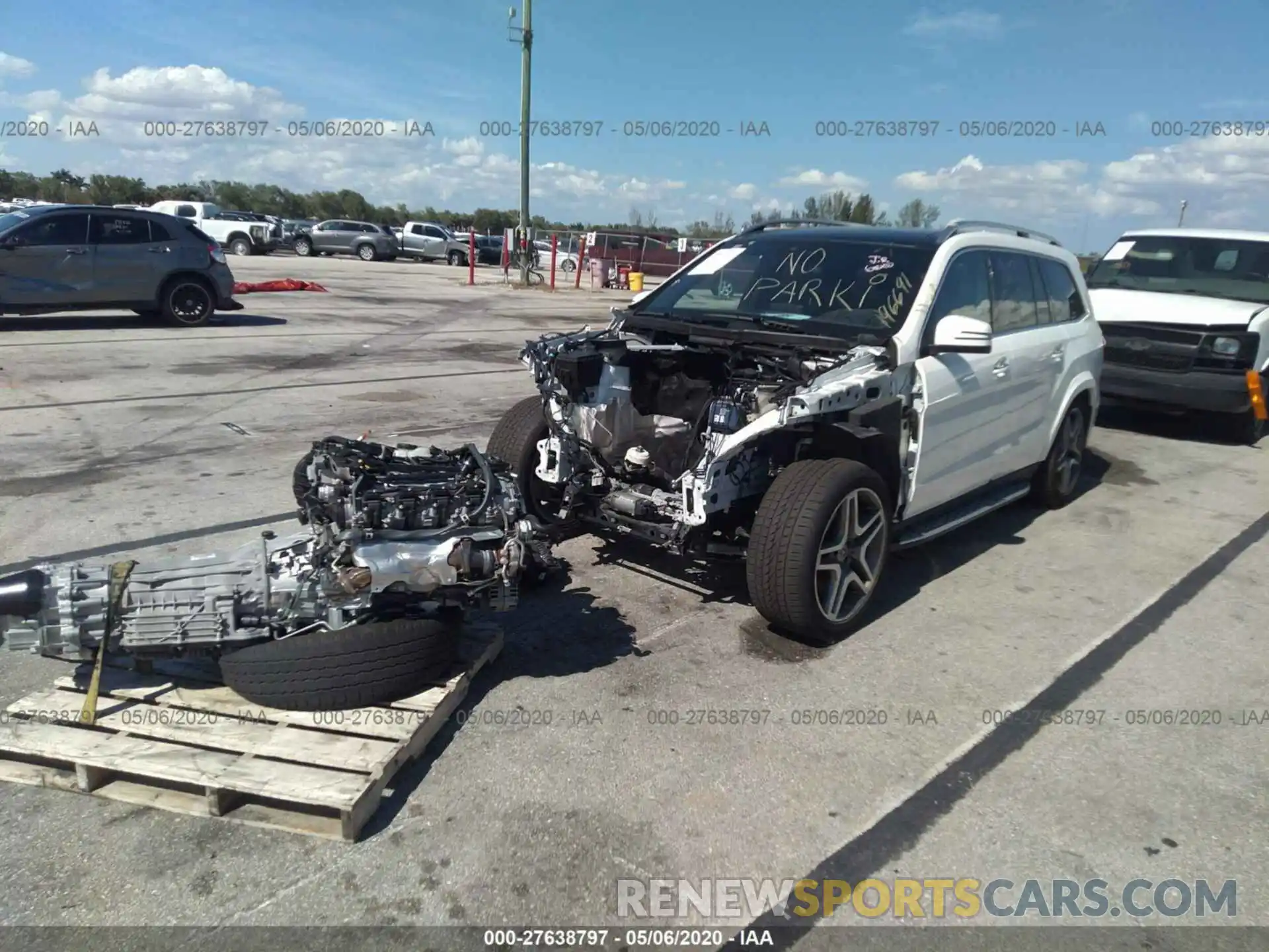 2 Photograph of a damaged car 4JGDF7DE8KB196691 MERCEDES-BENZ GLS 2019