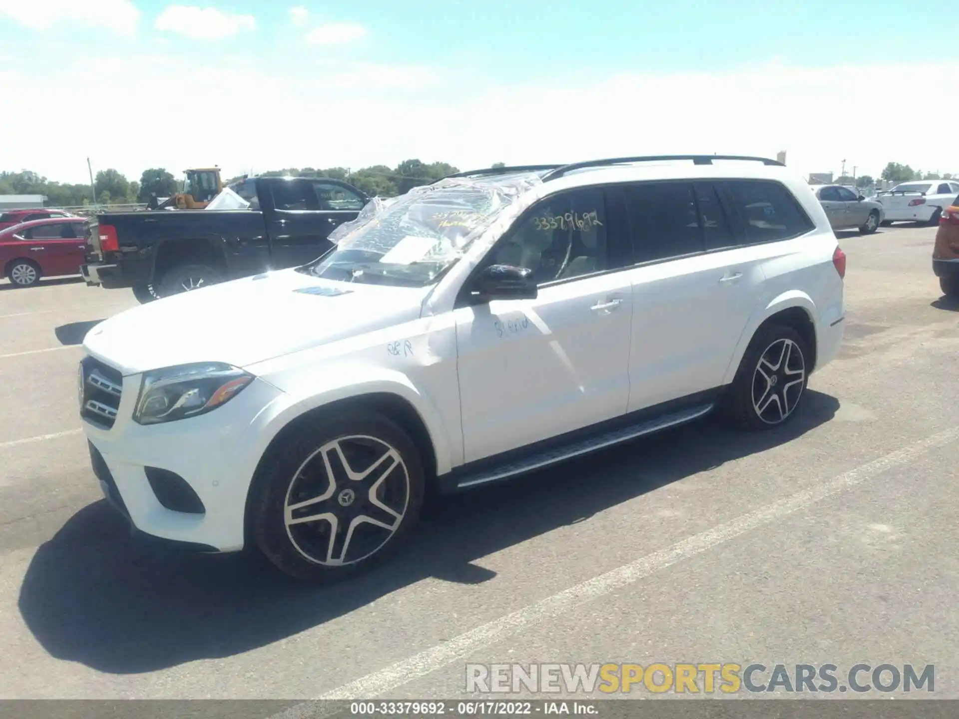 2 Photograph of a damaged car 4JGDF7DE9KB186011 MERCEDES-BENZ GLS 2019