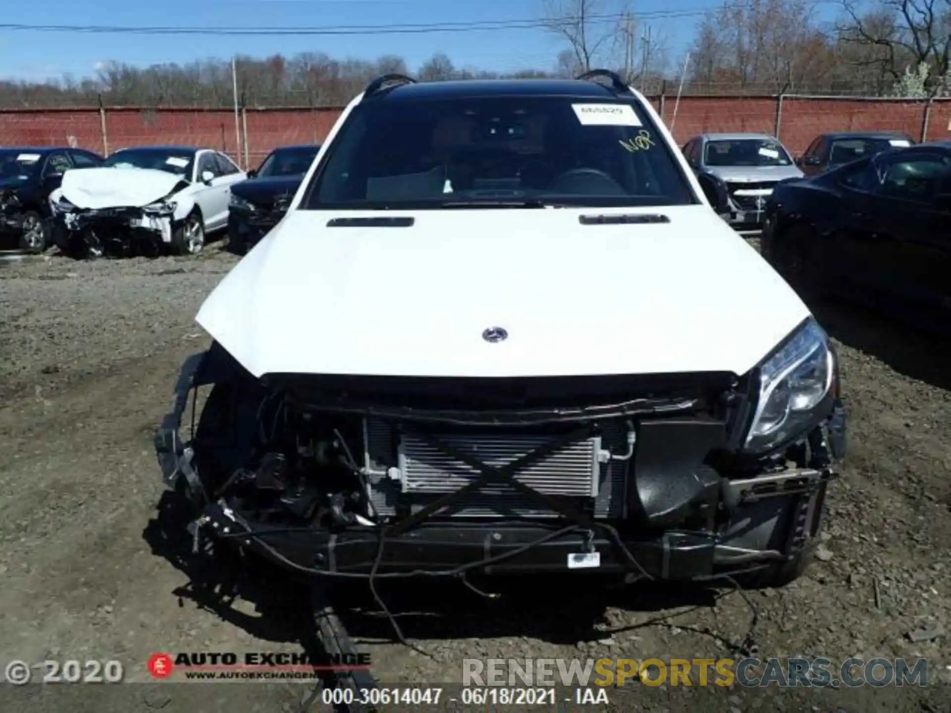 3 Photograph of a damaged car 4JGDF7FE0KB230331 MERCEDES-BENZ GLS 2019