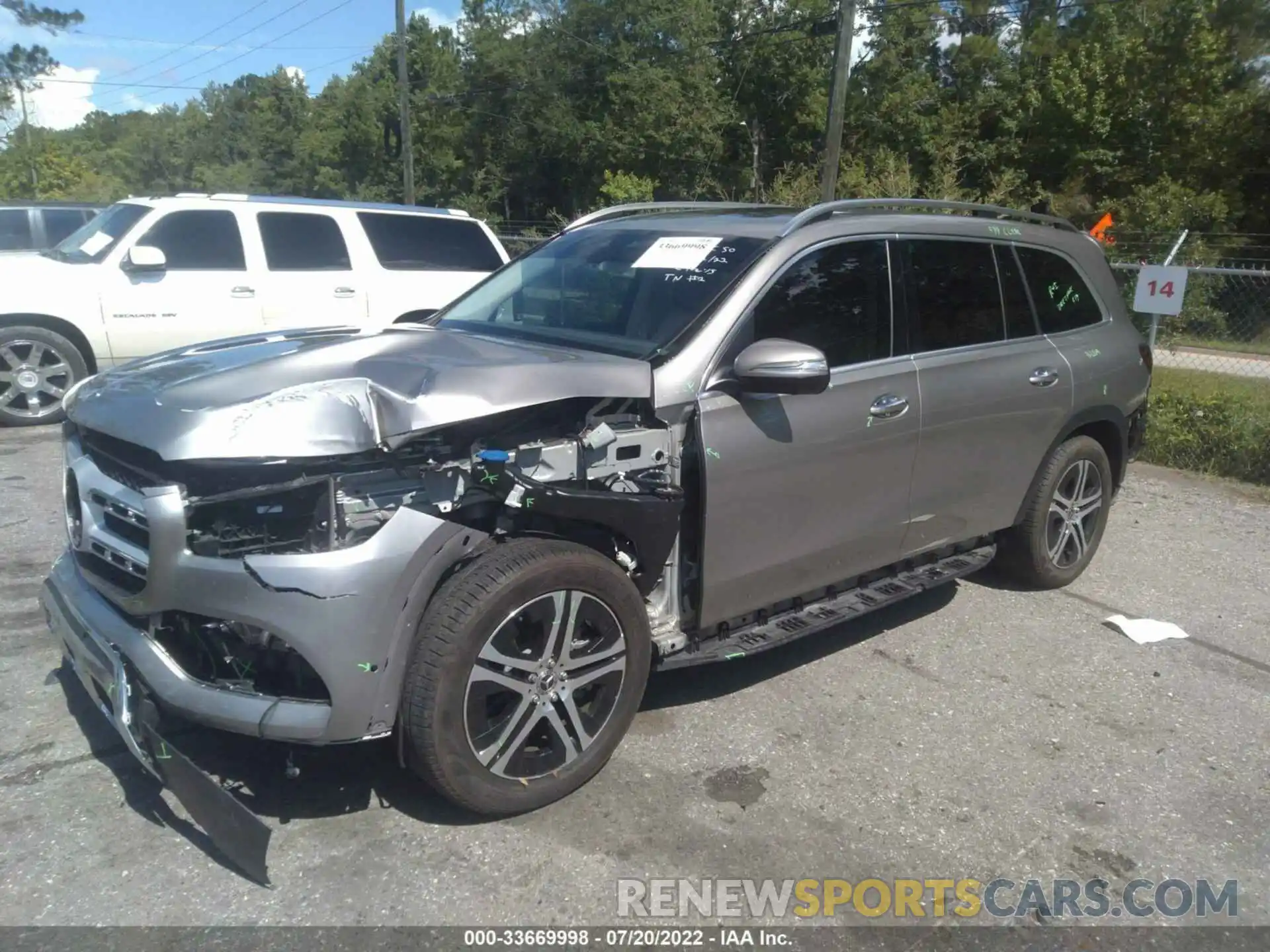 2 Photograph of a damaged car 4JGFF5KE1LA158999 MERCEDES-BENZ GLS 2020