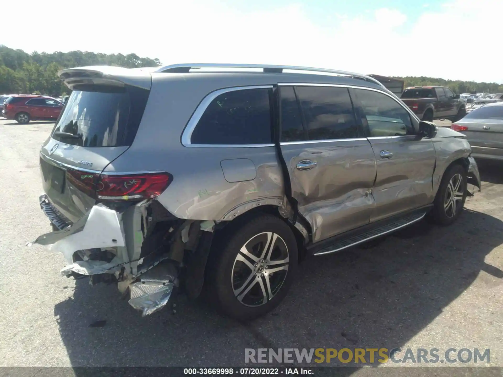 4 Photograph of a damaged car 4JGFF5KE1LA158999 MERCEDES-BENZ GLS 2020