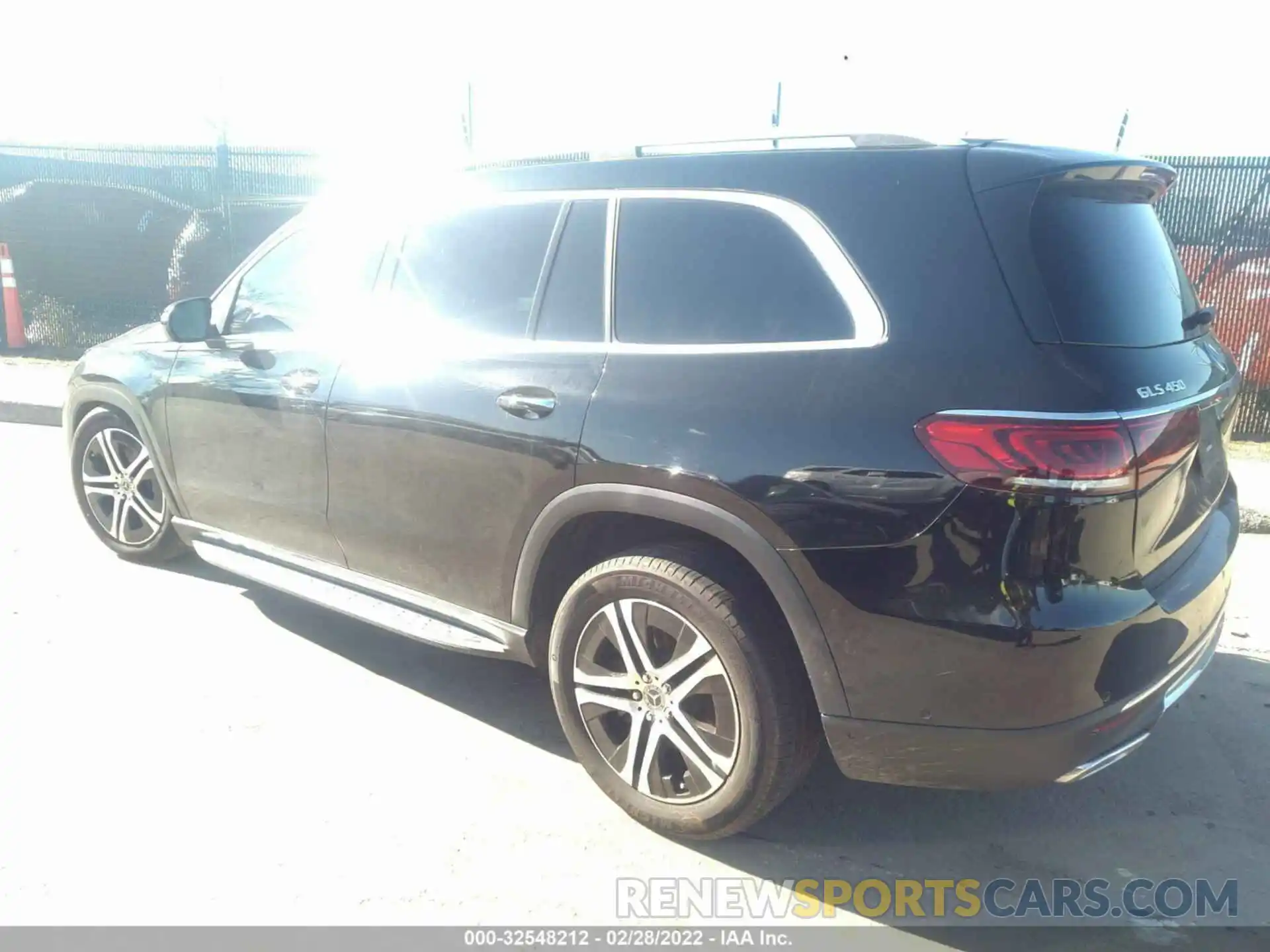 3 Photograph of a damaged car 4JGFF5KE3LA163864 MERCEDES-BENZ GLS 2020