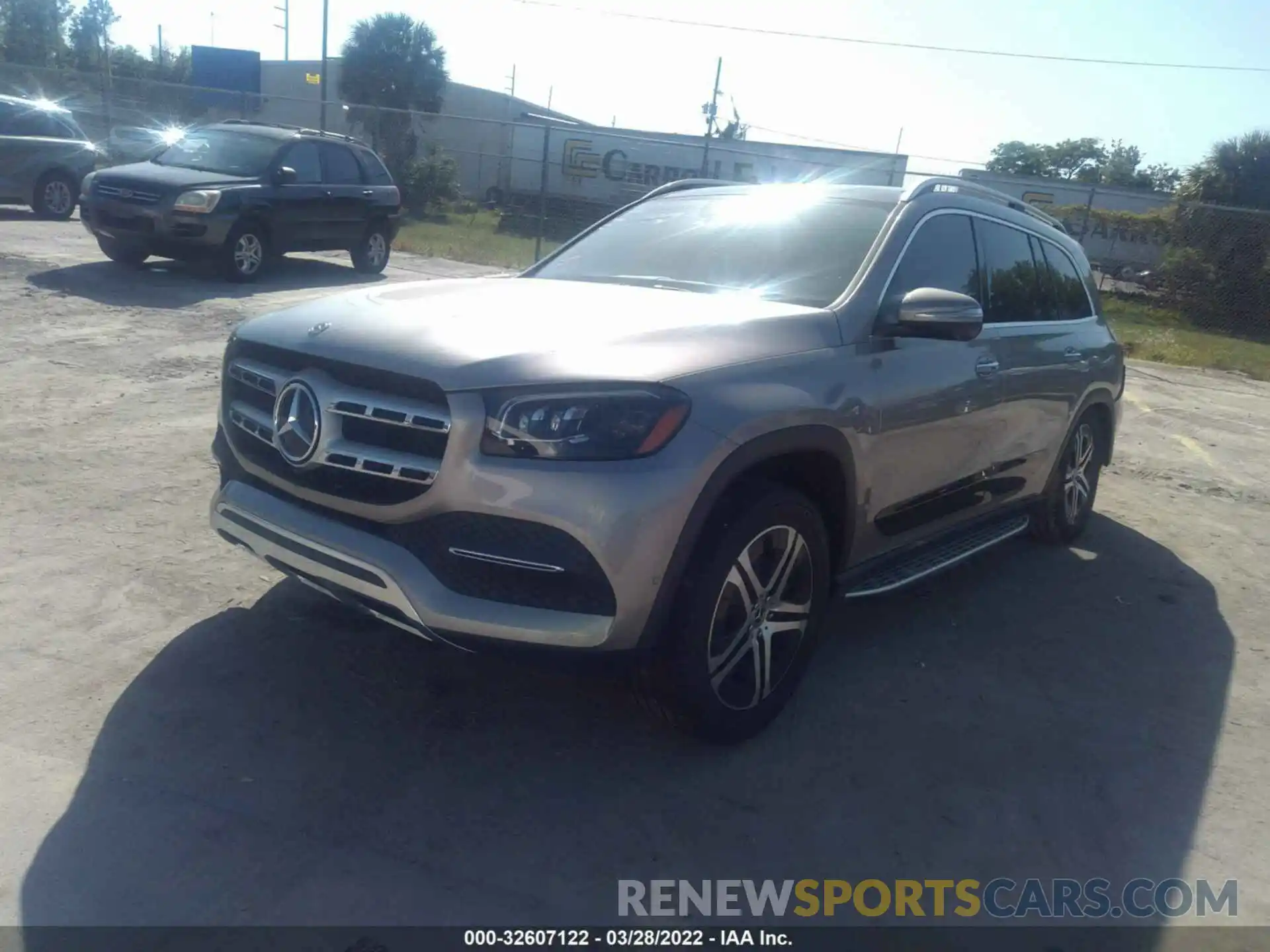 2 Photograph of a damaged car 4JGFF5KE3LA169194 MERCEDES-BENZ GLS 2020