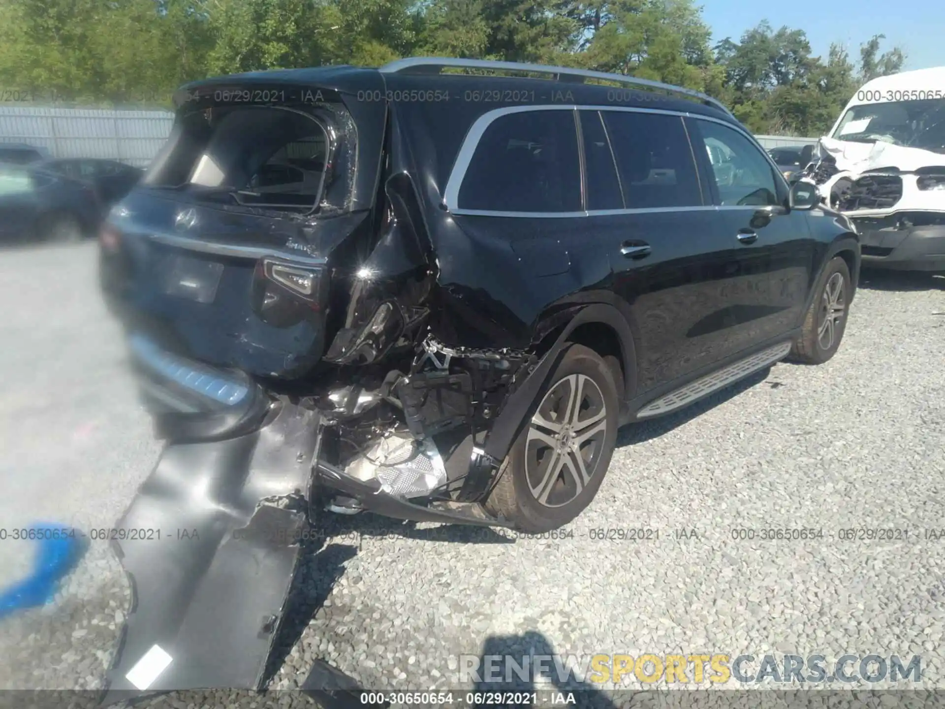 4 Photograph of a damaged car 4JGFF5KE4LA131294 MERCEDES-BENZ GLS 2020