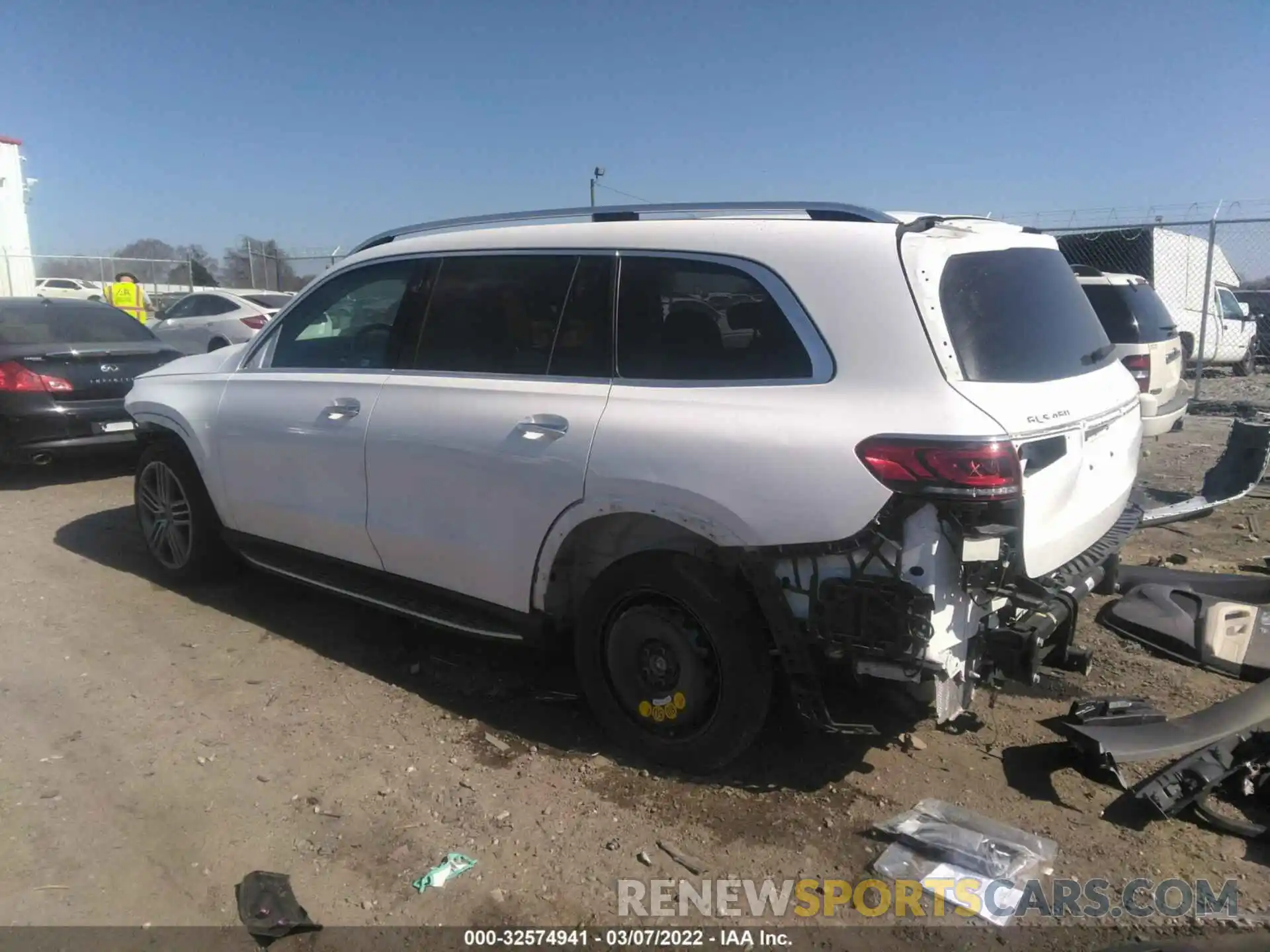 3 Photograph of a damaged car 4JGFF5KE4LA184996 MERCEDES-BENZ GLS 2020