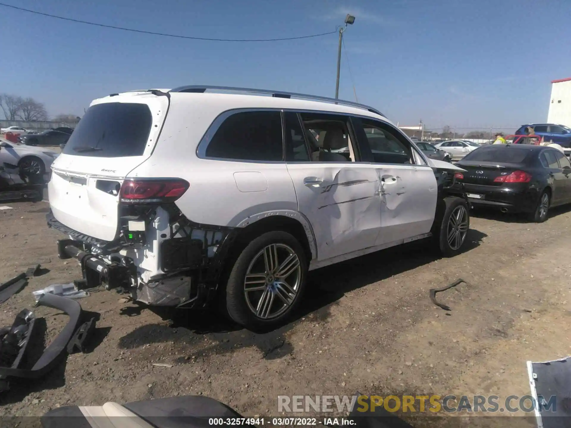 4 Photograph of a damaged car 4JGFF5KE4LA184996 MERCEDES-BENZ GLS 2020