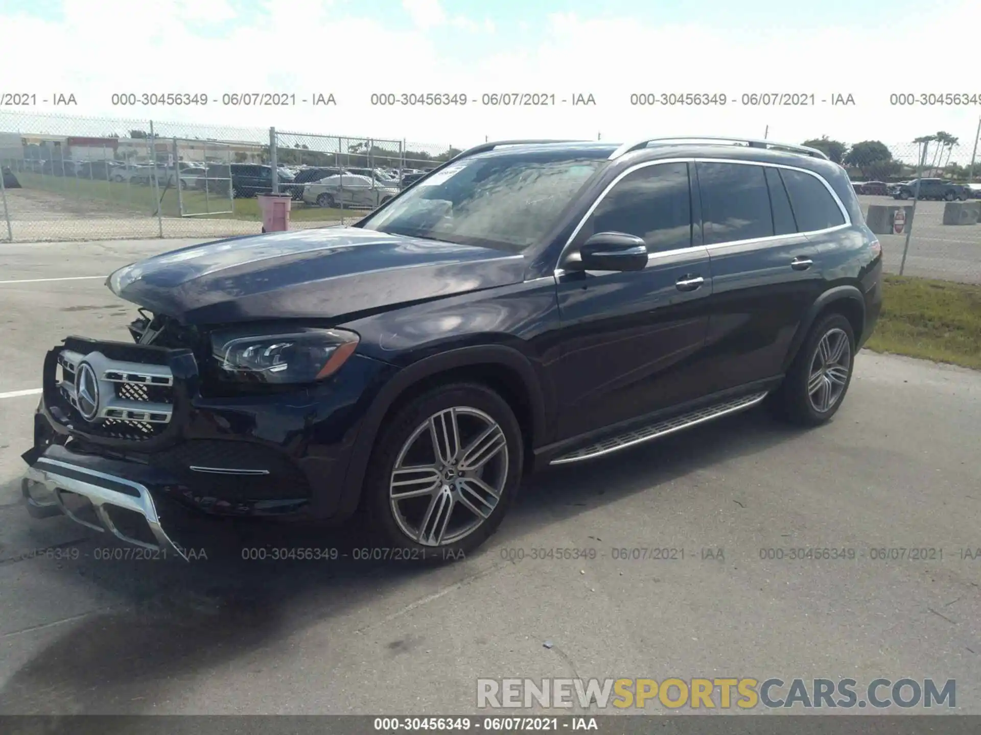 2 Photograph of a damaged car 4JGFF5KE9LA084151 MERCEDES-BENZ GLS 2020