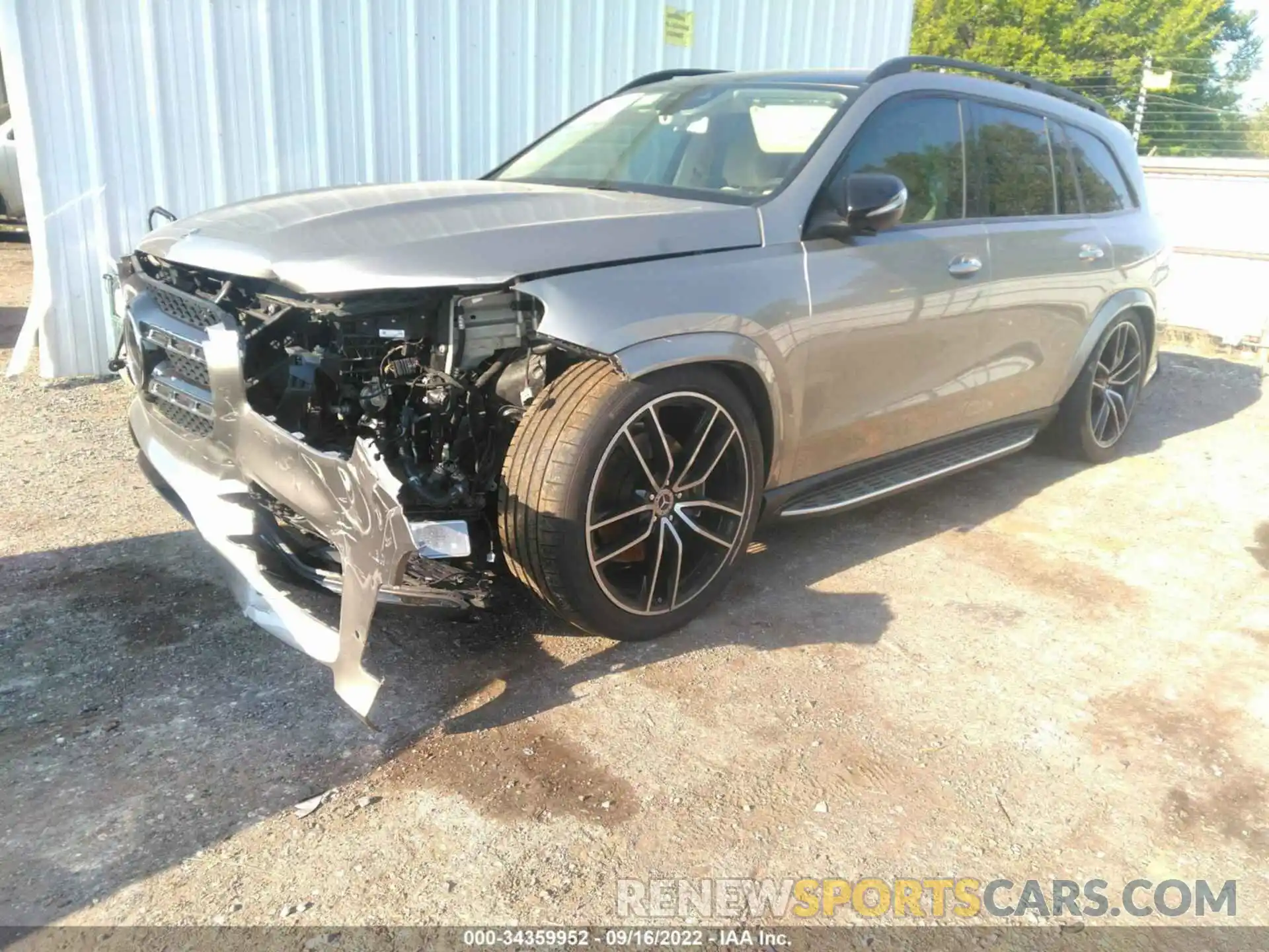 2 Photograph of a damaged car 4JGFF8GE7LA214552 MERCEDES-BENZ GLS 2020