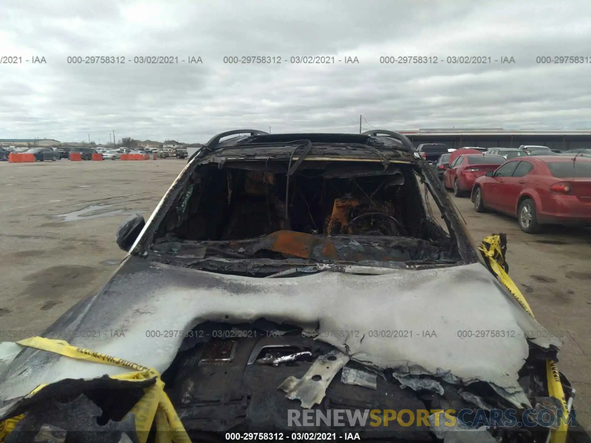 6 Photograph of a damaged car 4JGFF8KE1MA323422 MERCEDES-BENZ GLS 2021