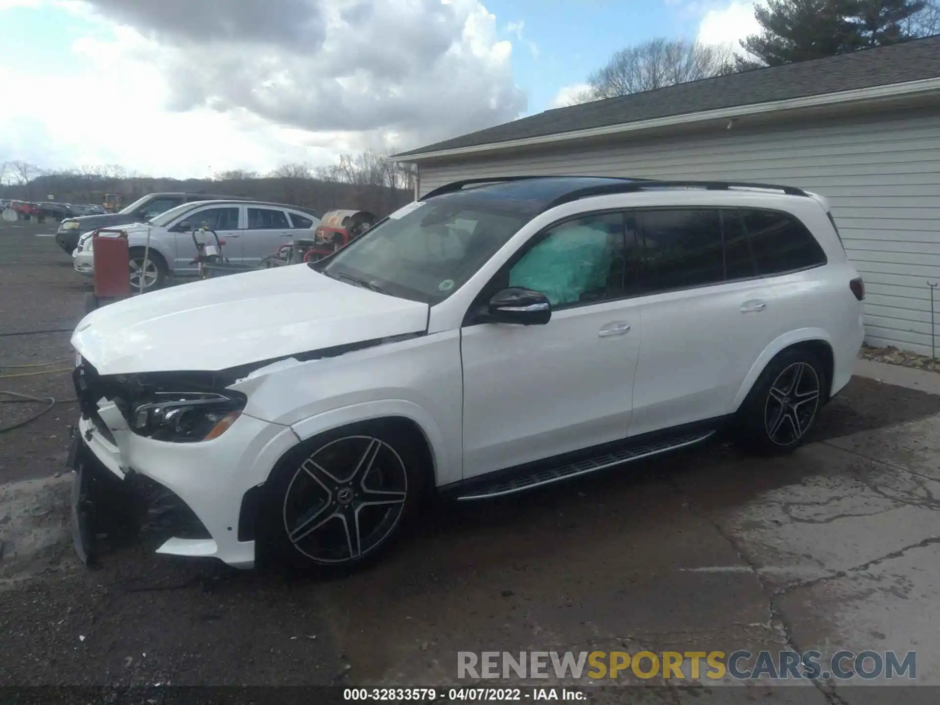 2 Photograph of a damaged car 4JGFF5KE0NA605518 MERCEDES-BENZ GLS 2022