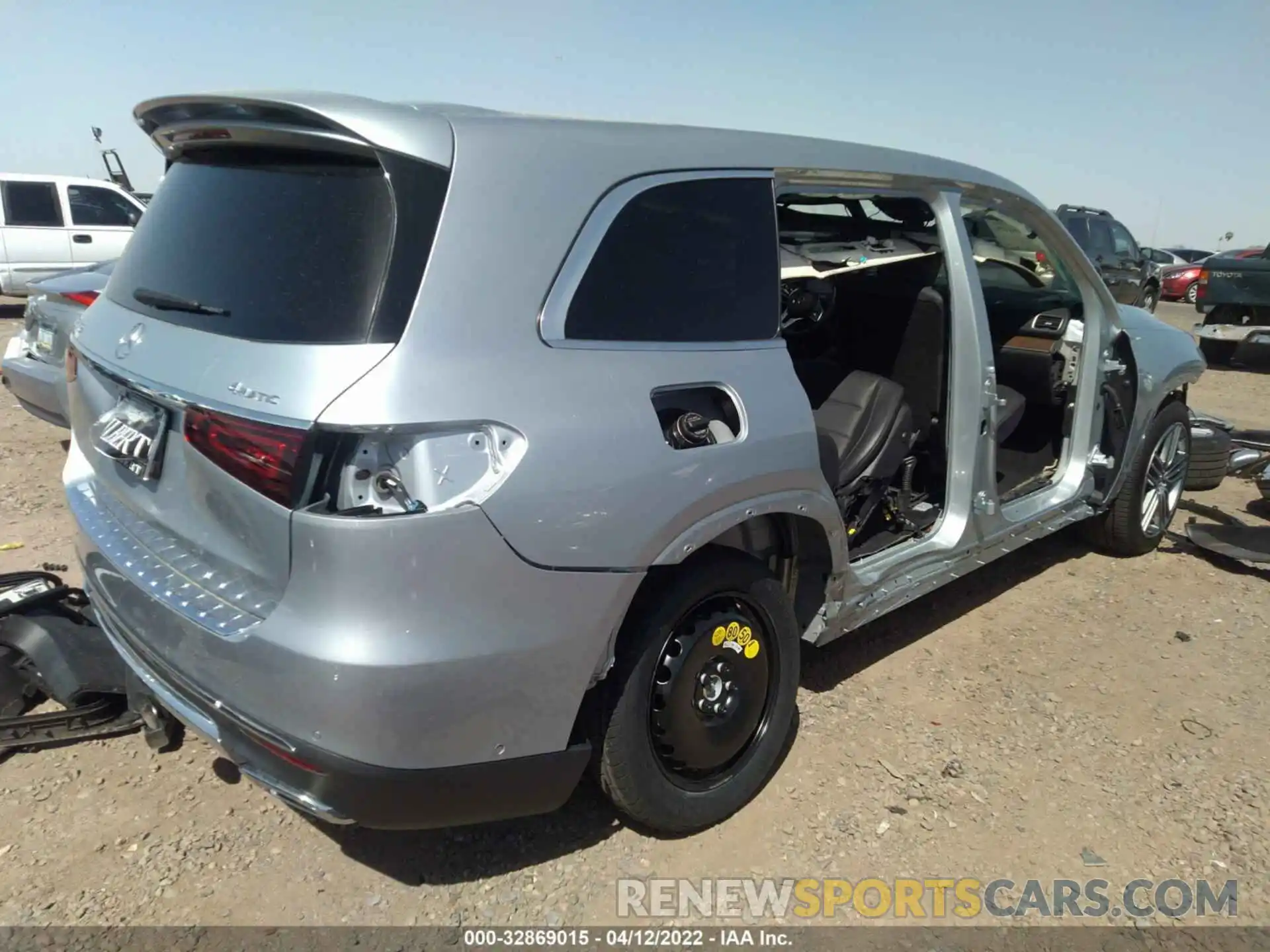 4 Photograph of a damaged car 4JGFF5KE3NA613368 MERCEDES-BENZ GLS 2022