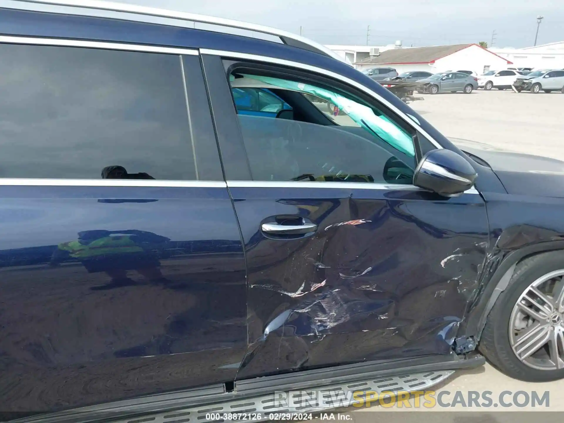 18 Photograph of a damaged car 4JGFF5KE5MA454397 MERCEDES-BENZ GLS 450 2021