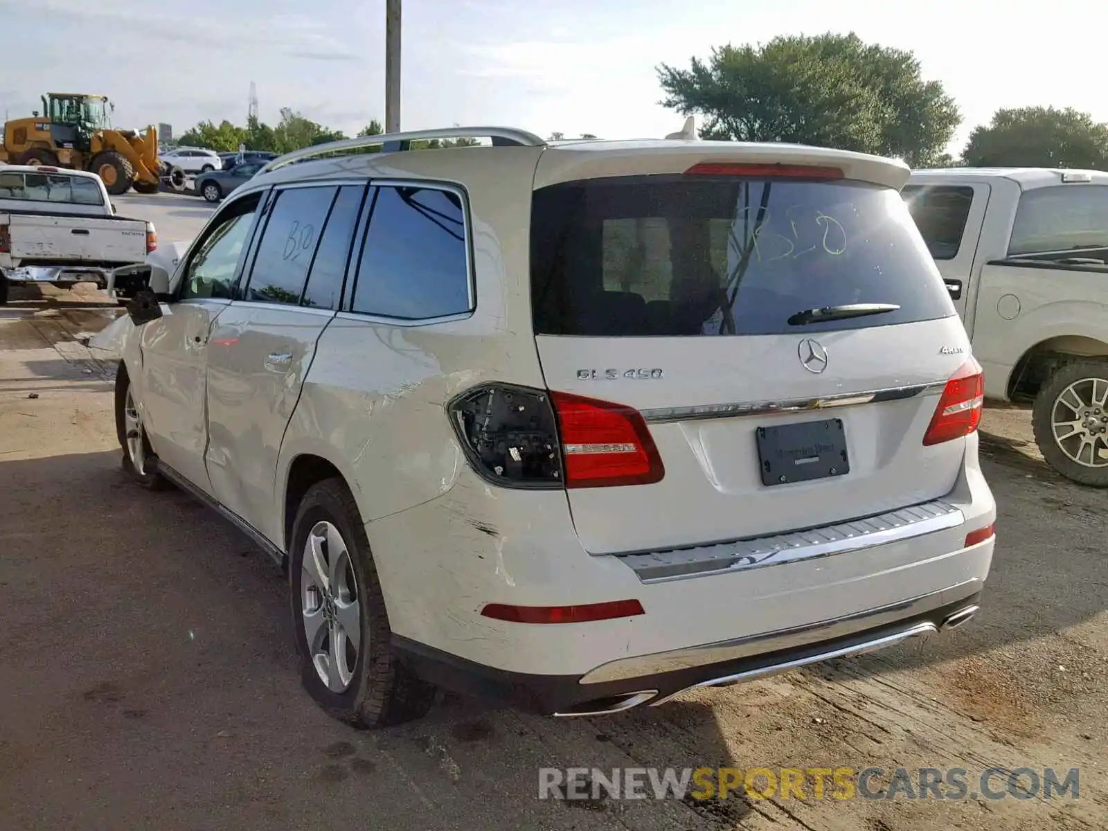 3 Photograph of a damaged car 4JGDF6EE8KB229374 MERCEDES-BENZ GLS 450 4M 2019