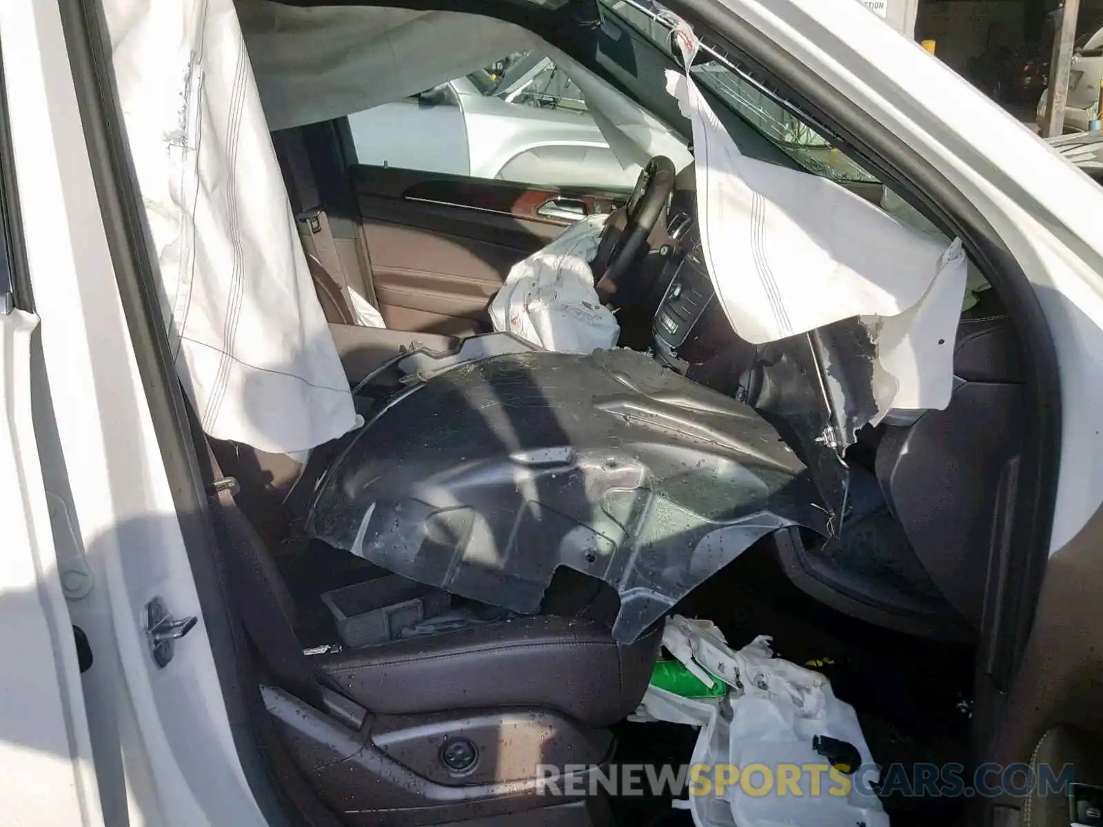 5 Photograph of a damaged car 4JGDF6EE8KB229374 MERCEDES-BENZ GLS 450 4M 2019